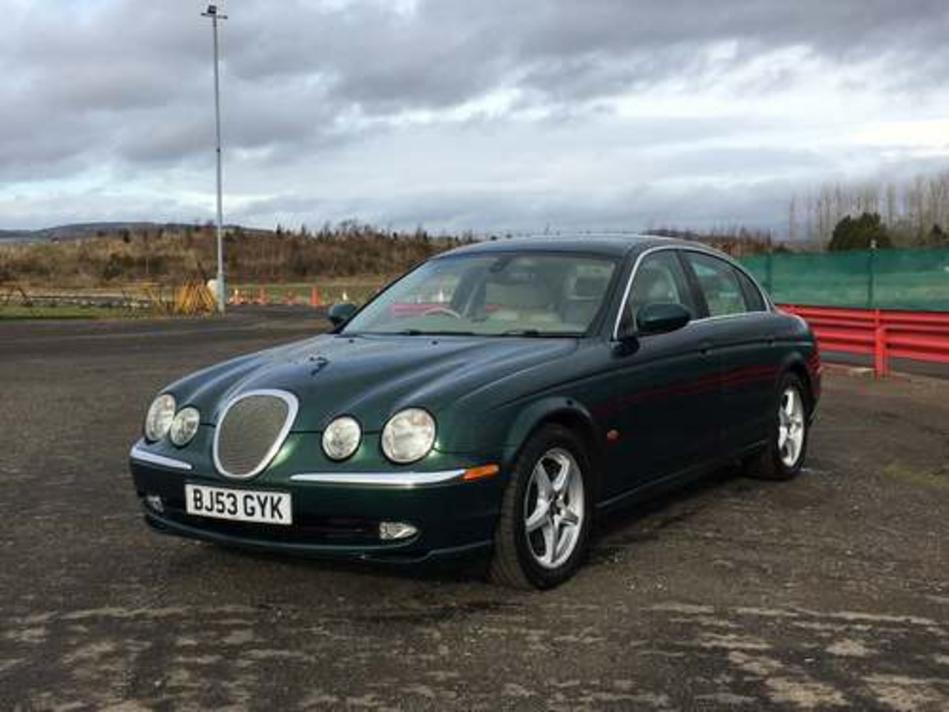 JAGUAR S-TYPE V8 SE AUTO - 4196cc - Image 2 of 10