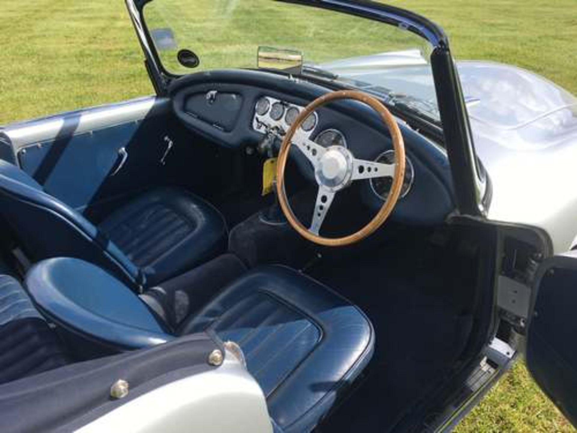 DAIMLER SP250 - 2548cc - Image 14 of 21