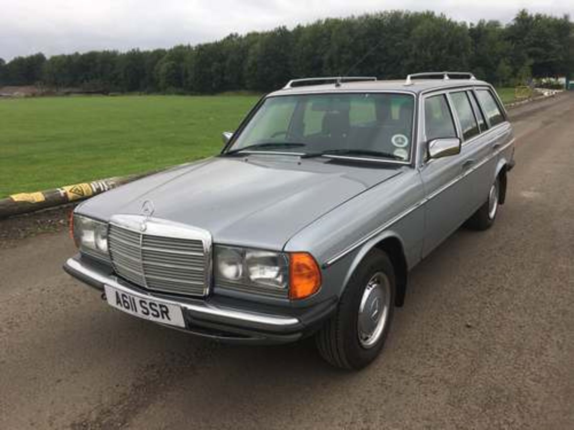 MERCEDES 230 TE - 2299cc - Image 2 of 12