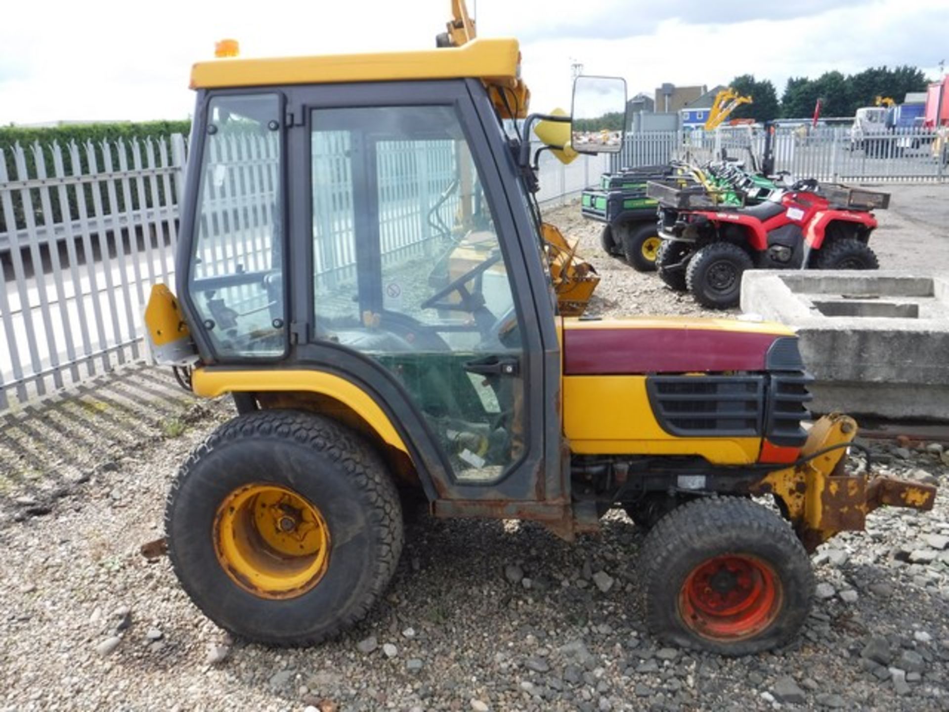 KUBOTA B2100 TRACTOR 2005 - 688HRS (NOT VERIFIED) *** NON RUNNER *** ASSET - TS1351