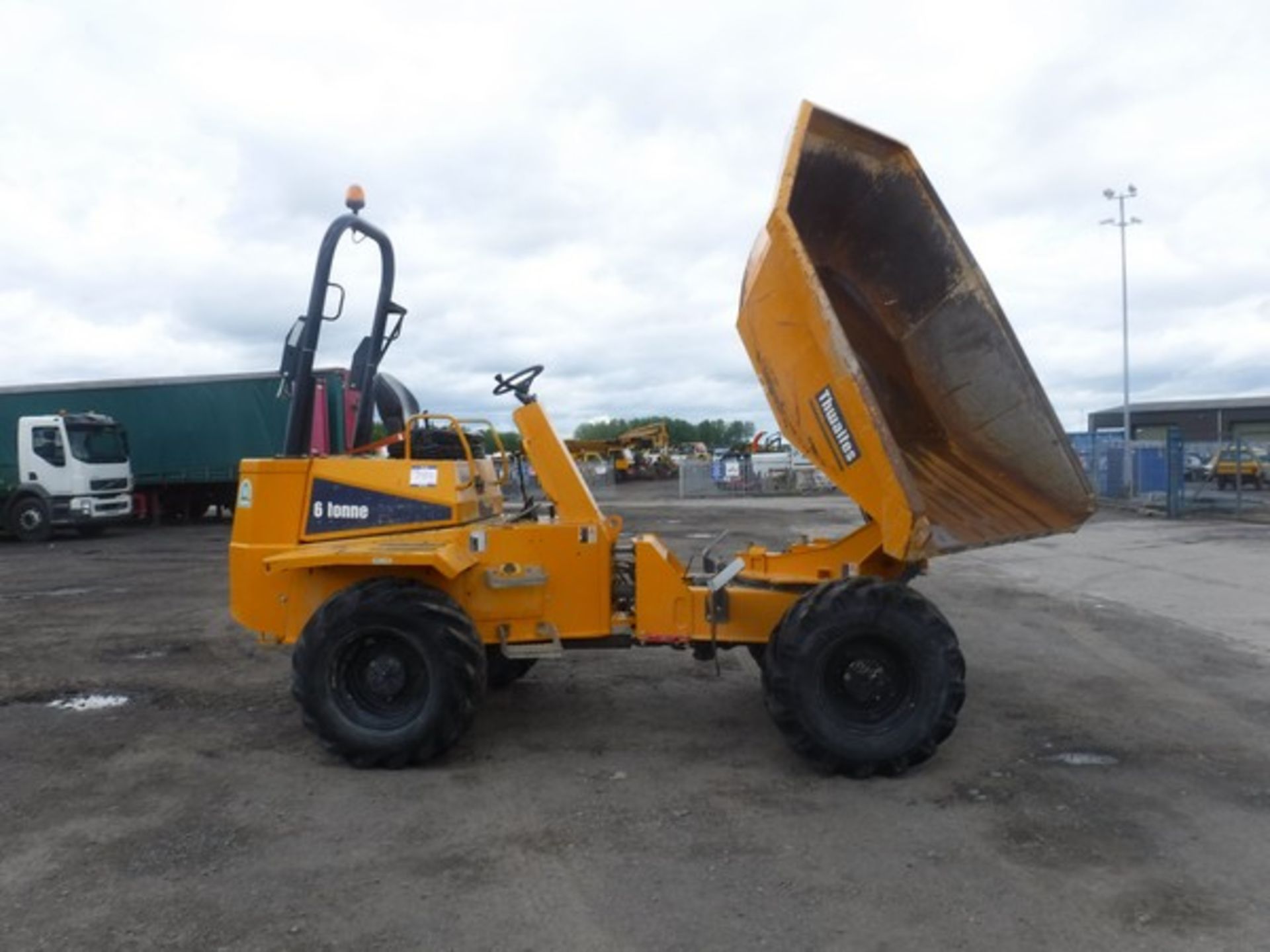 THWAITES 6TON SWIVEL SKIP DITE DUMPER 2014 - 1517HRS (NOT VERIFIED) - Image 2 of 7