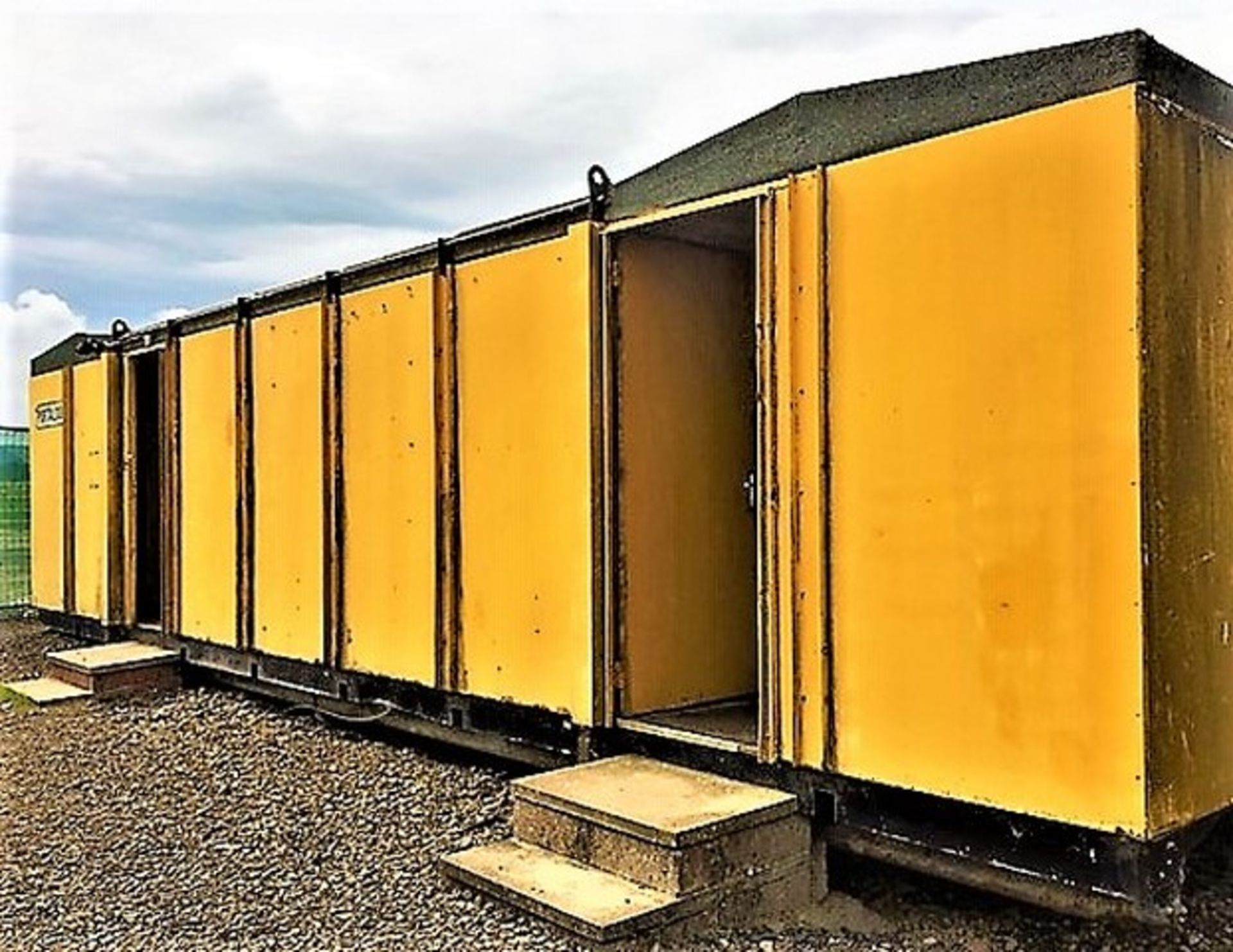 GENTS PORTALOO TOILET BLOCK 32x9 STEEL CHASSIS AND HEAVY DUTY JACKLEGS C/W - EXTERNAL ACCESS STORE