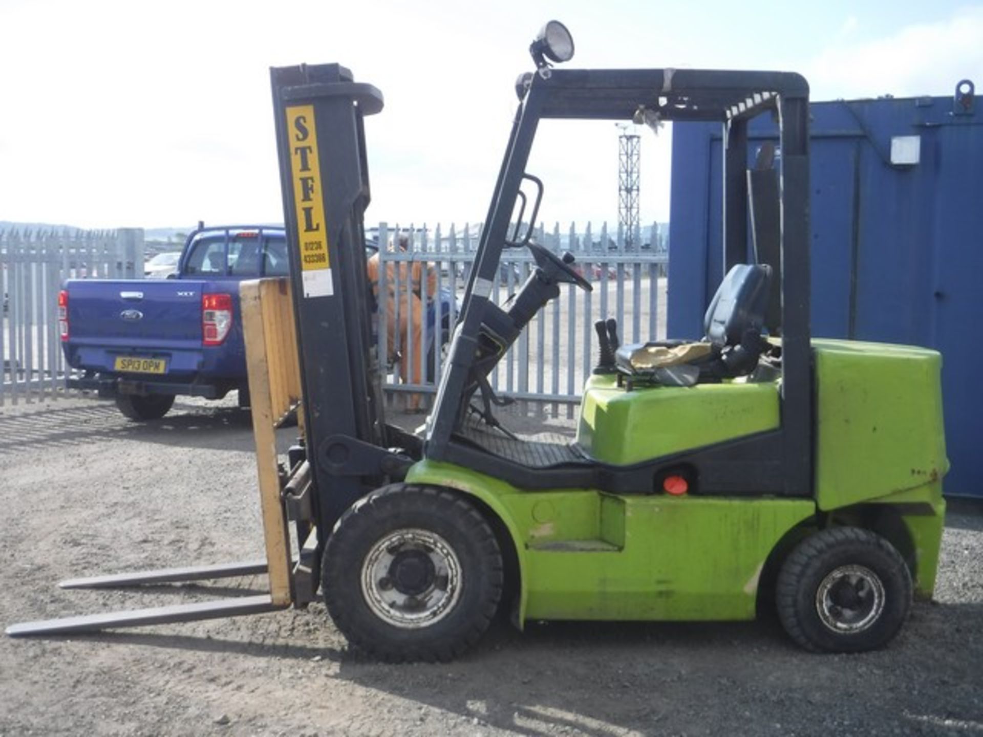 CLARK 1996 FORKLIFT CDP25H 9586 HRS (NOT VERIFIED) - Image 2 of 8