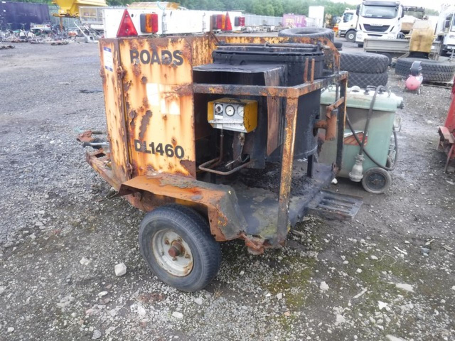 FARVIS TOWABLE PITCH TAR BOILER TRAILER ASSET - DL1460