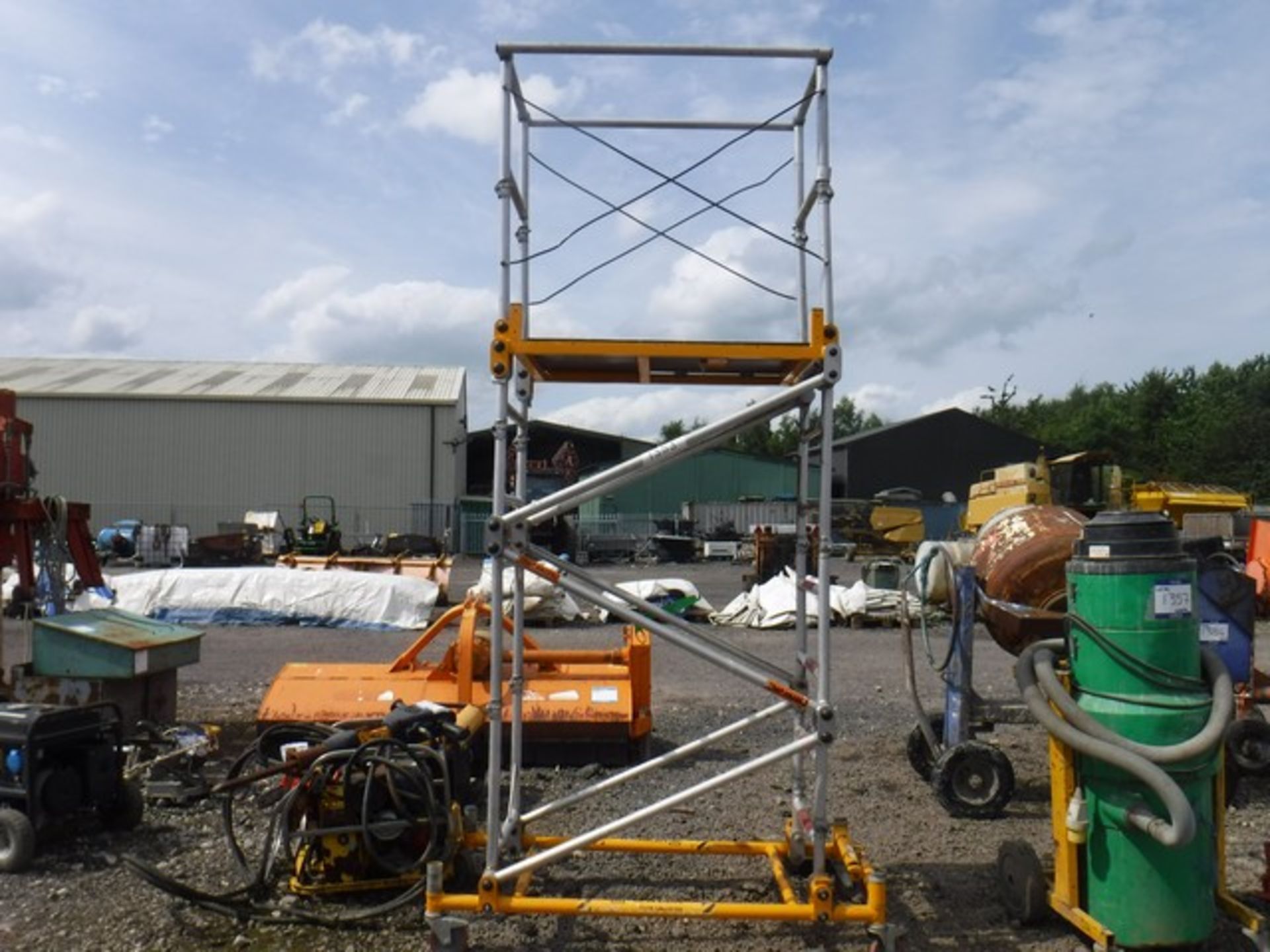 PORTABLE ALLOY TOWER - Image 2 of 2