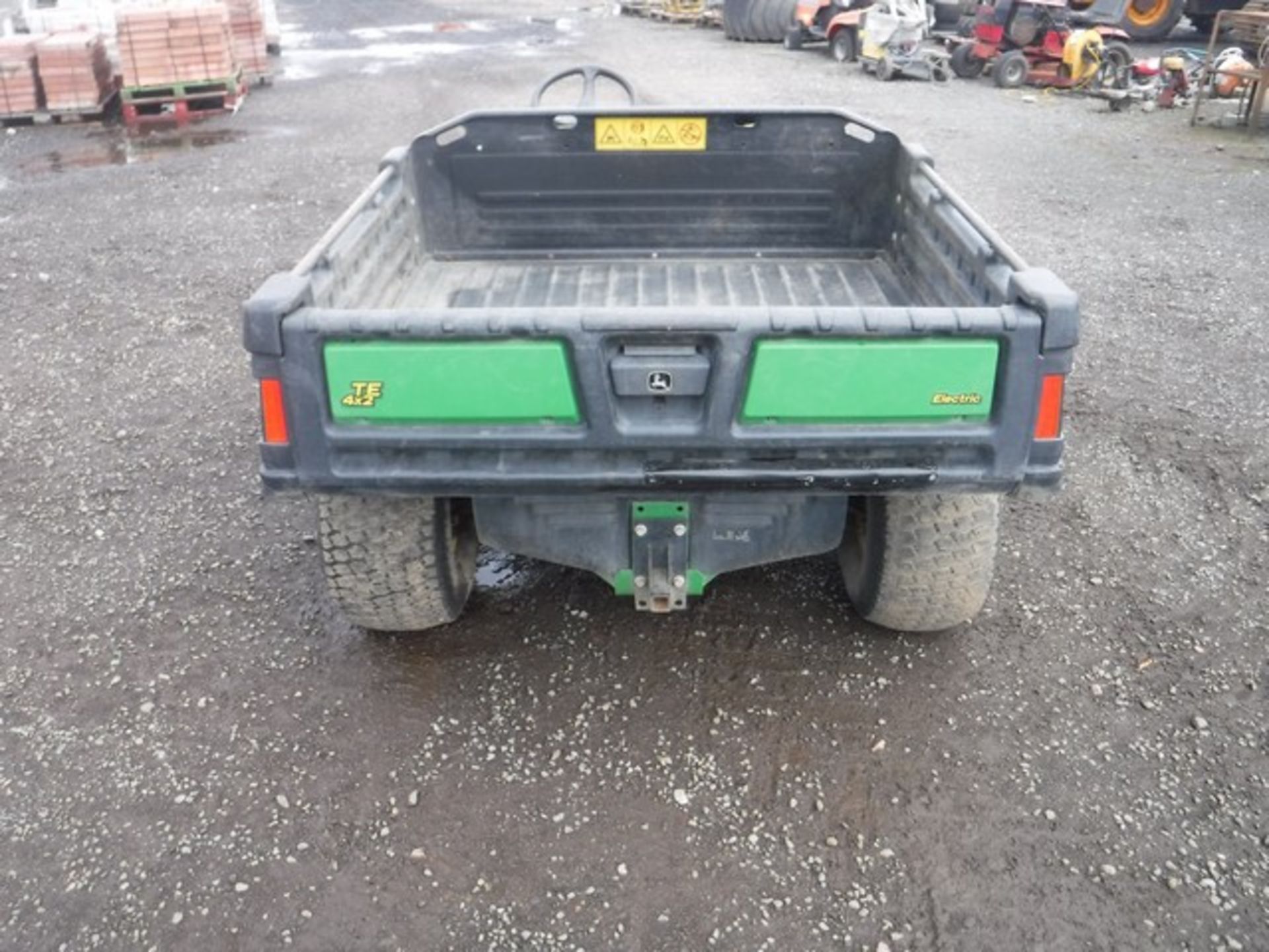 JOHN DEERE GATOR TE 4x2 ELECTRIC 1169HRS (NOT VERIFIED) SN - PEM090103 - Image 3 of 7