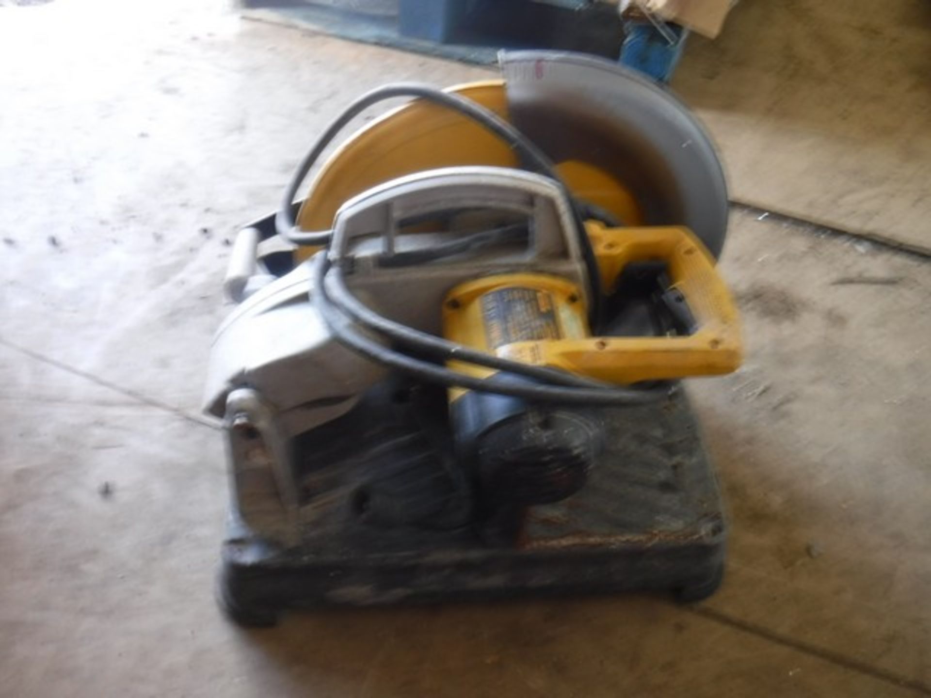 DEWALT CHOP SAW DW872L 115V SN - 311198 - Image 2 of 3