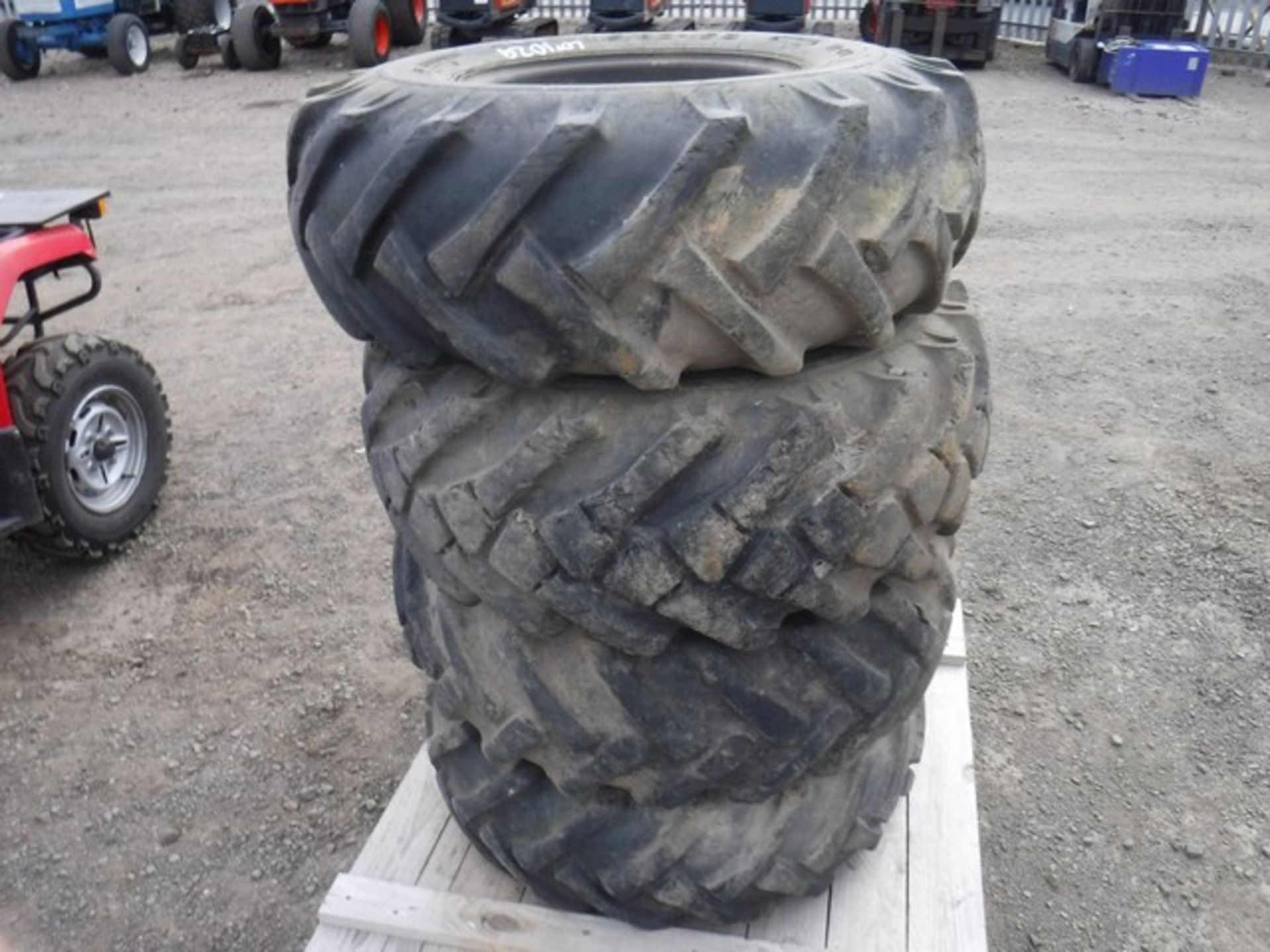 DUMPER TYRES X4 - Image 2 of 4