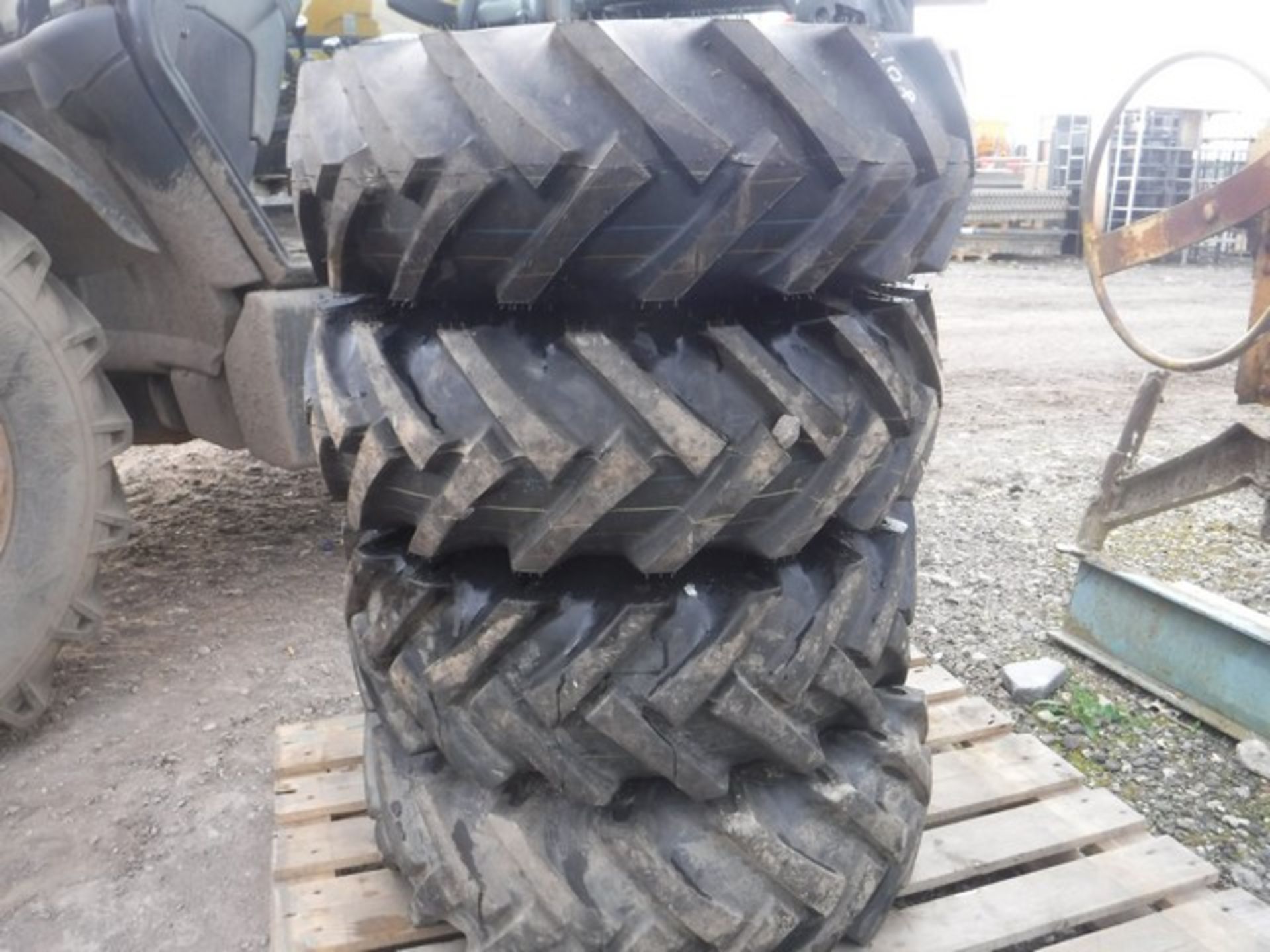 IMPLEMENT TYRES x4 - 10.0/75-15.3