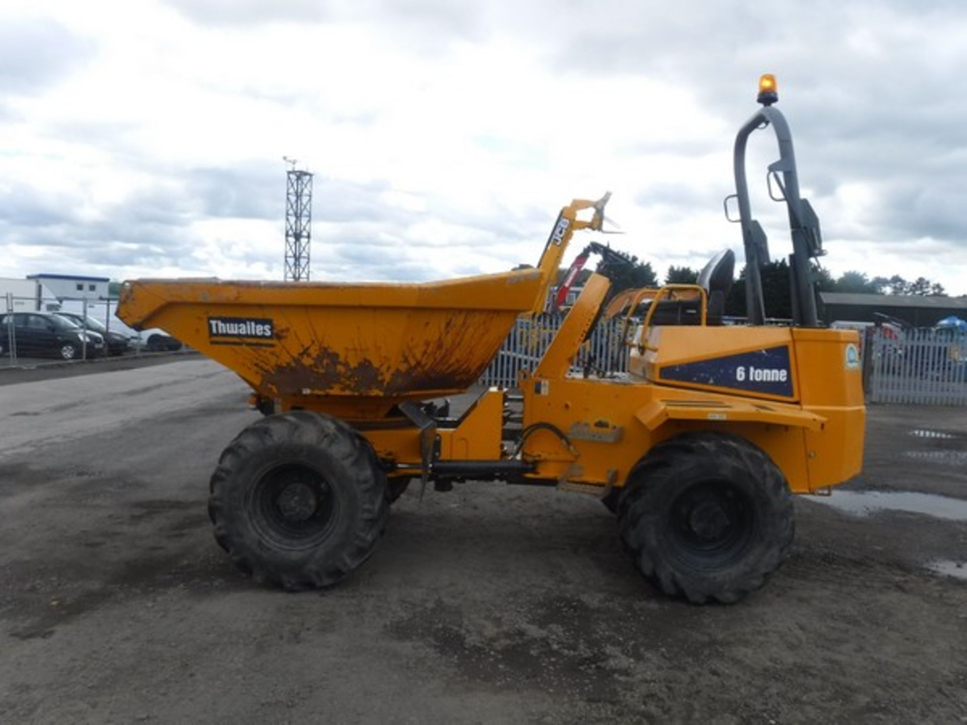 THWAITES 6TON SWIVEL SKIP DUMPER 2013 - 1567HRS (NOT VERIFIED) - Image 4 of 7