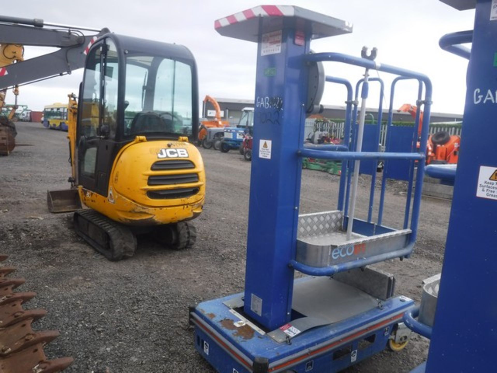 POWER TOWER ECOLIFT 2015 - LIFT CAPACITY 150KG REACH 4.2M SN - 66501515H - Image 3 of 4