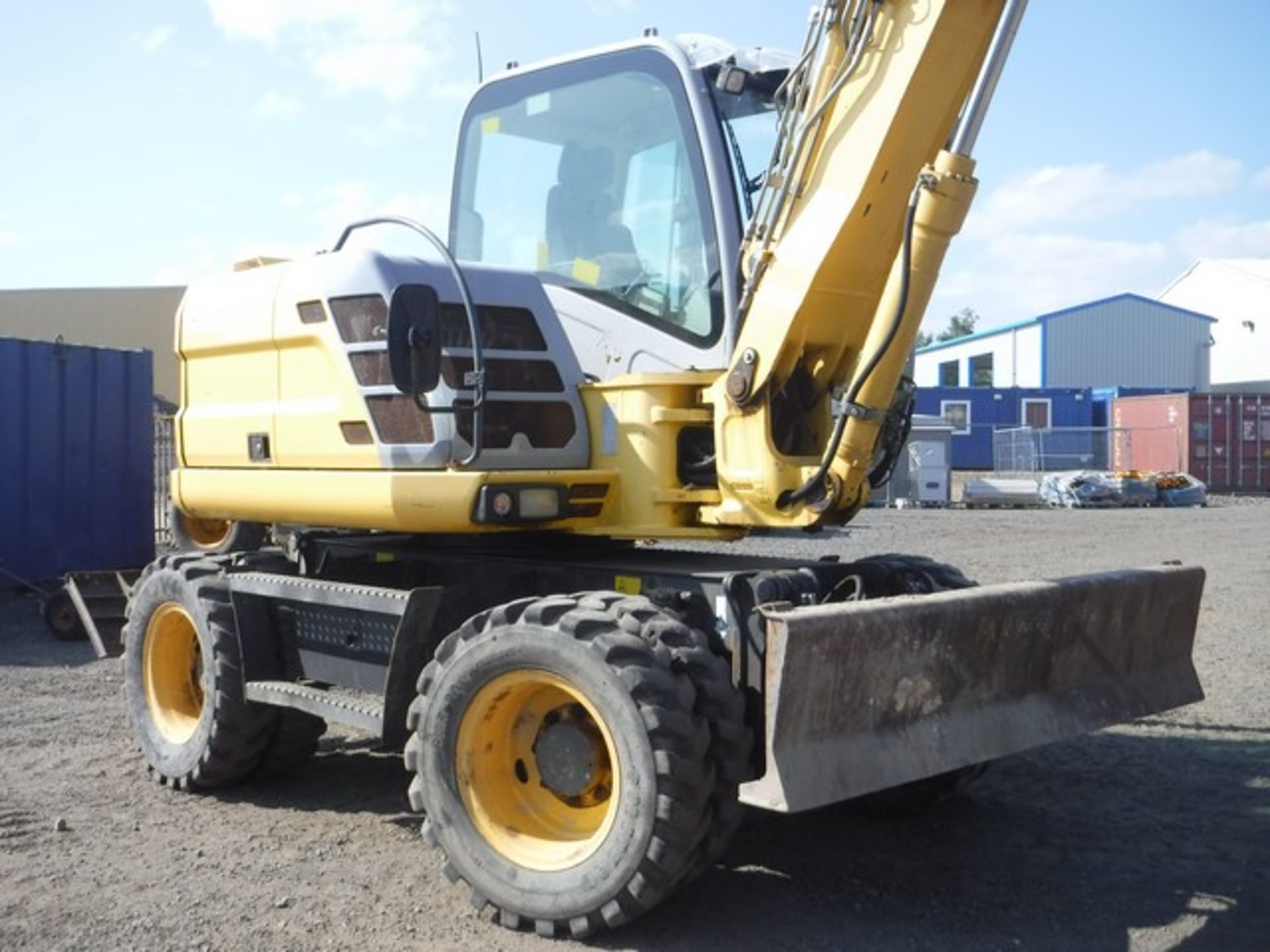 NEW HOLLAND 2008 10T WHEELED EXCAVATOR 12669HRS (NOT VERIFIED) C/W BLADE, HPW, HYDRAULIC QUICK HITC - Image 2 of 8