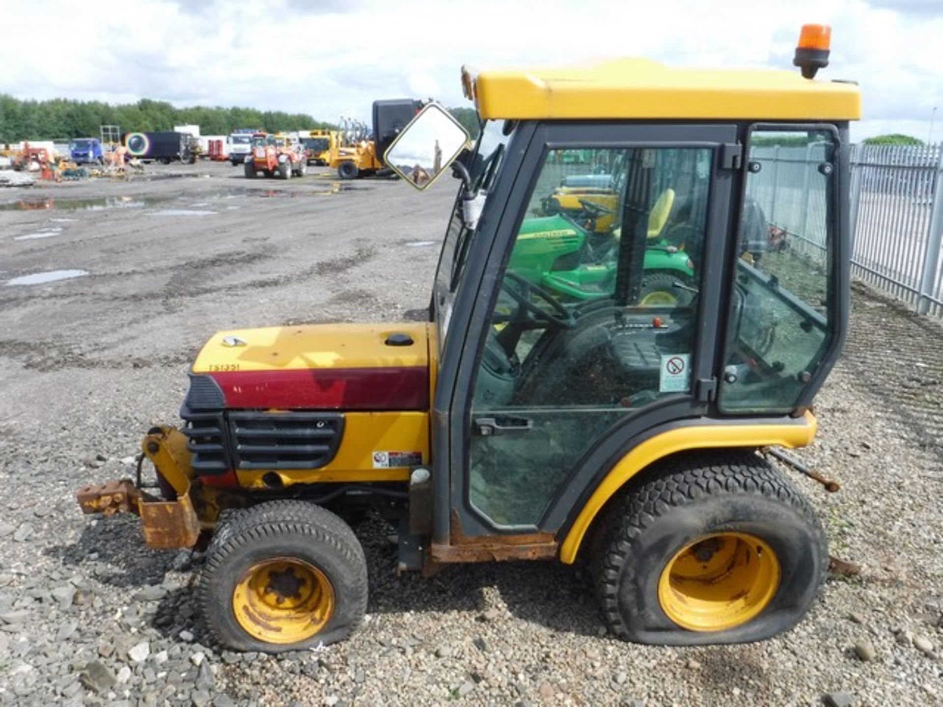 KUBOTA B2100 TRACTOR 2005 - 688HRS (NOT VERIFIED) *** NON RUNNER *** ASSET - TS1351 - Image 3 of 10