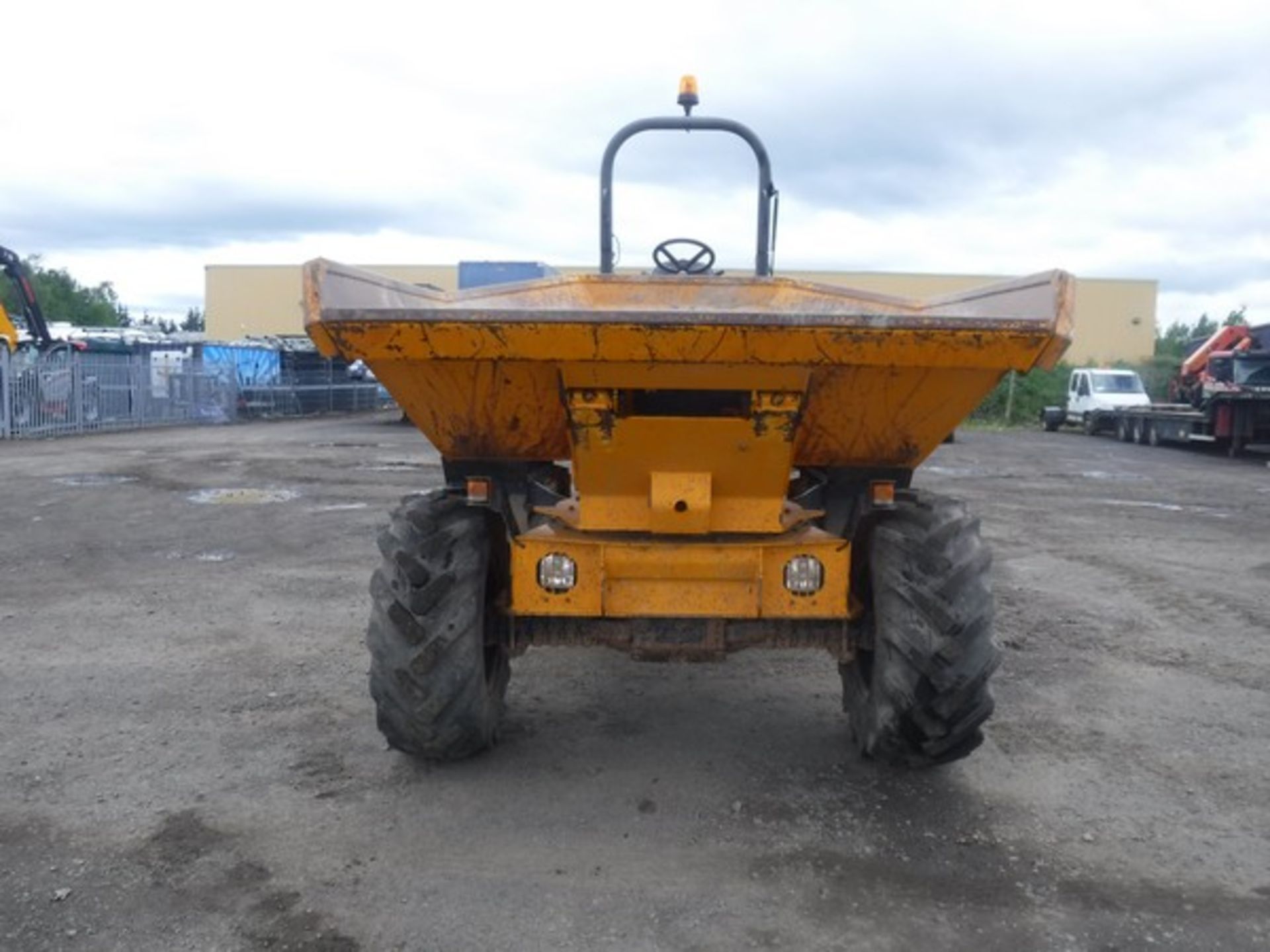 THWAITES 6TON SWIVEL SKIP DUMPER 2013 - 1567HRS (NOT VERIFIED)