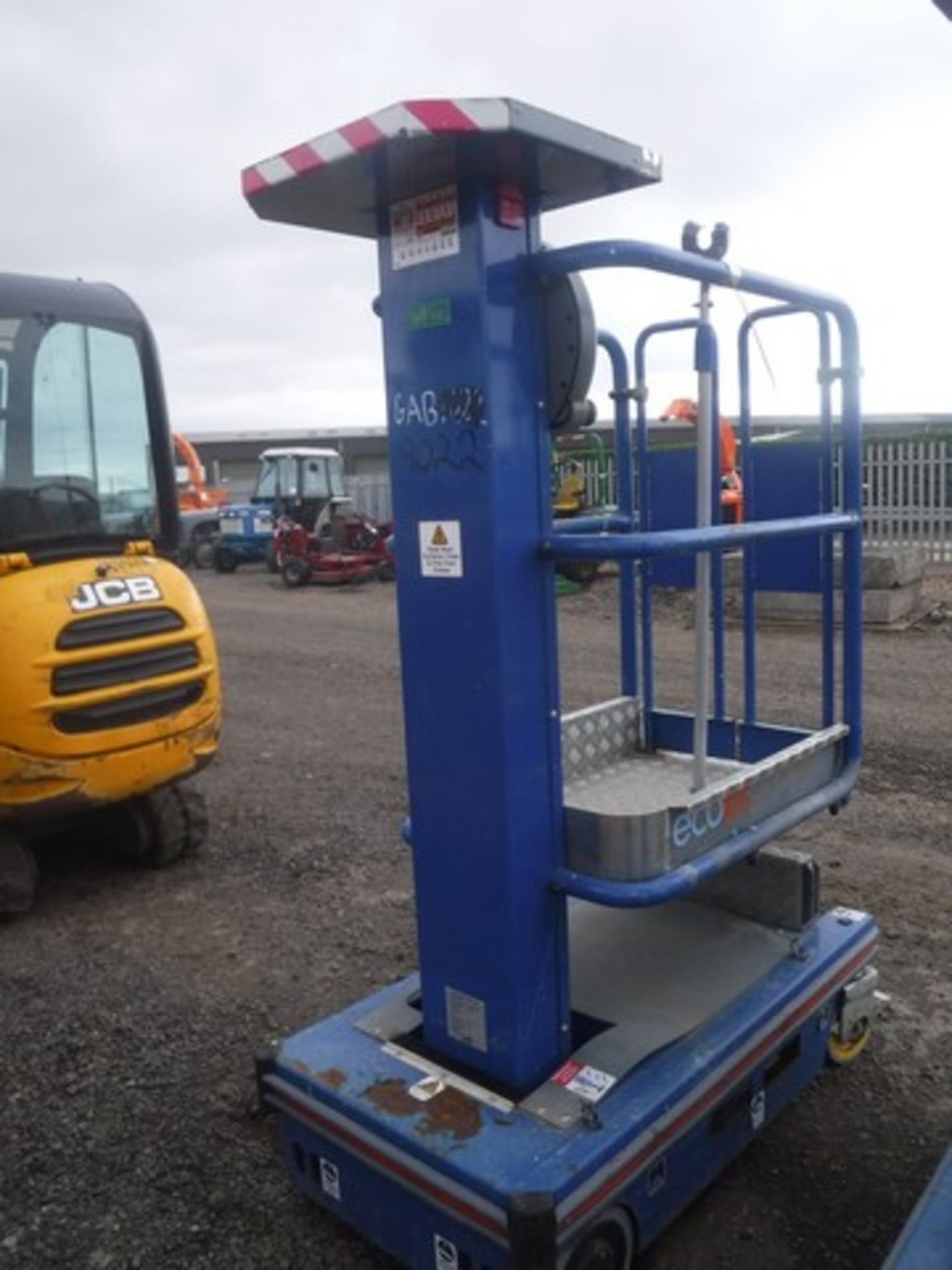 POWER TOWER ECOLIFT 2015 - LIFT CAPACITY 150KG REACH 4.2M SN - 66501515H - Image 4 of 4
