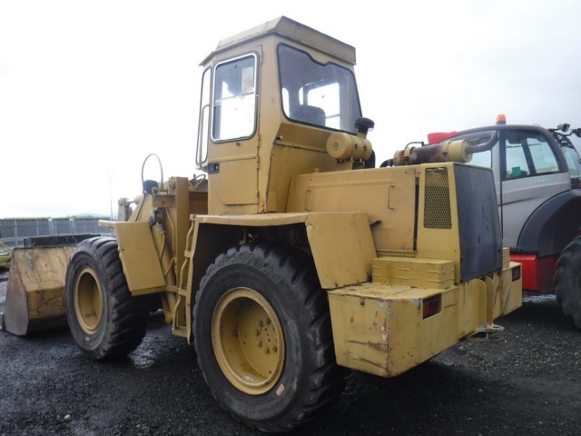 BRAY LOADING SHOVEL C/W BUCKET, FORKS AND 4 IN 1 BUCKET - Image 7 of 13