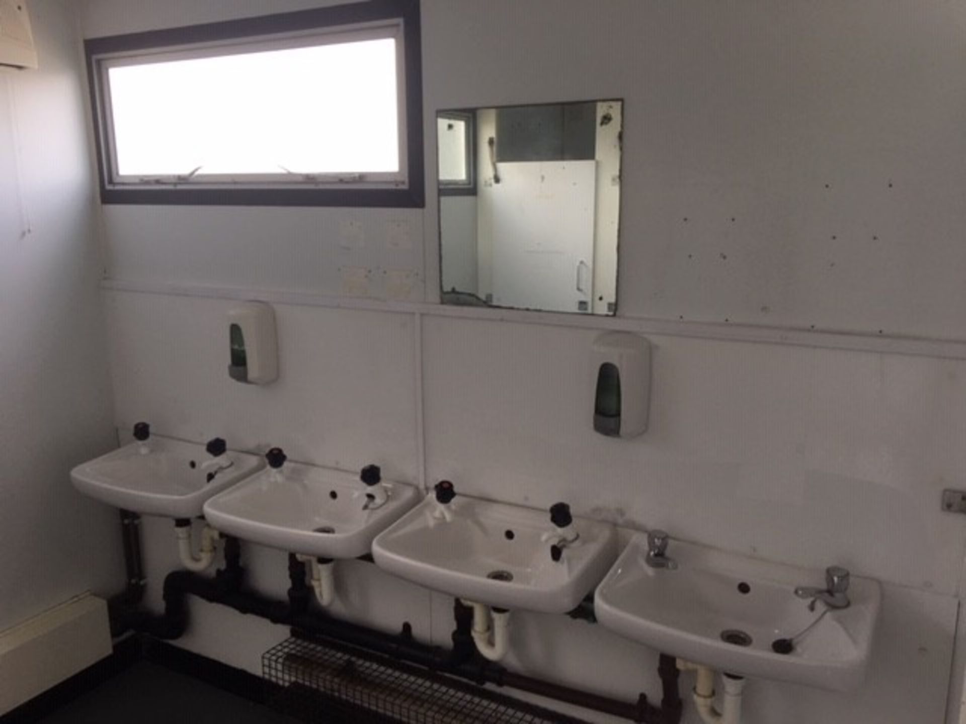 LADIES &amp;amp; GENTS PLASTISOL TOILET BLOCK 30x12 WITH HEAVY DUTY JACKLEGS LADIES C/W - 4 x WC CU - Image 6 of 16