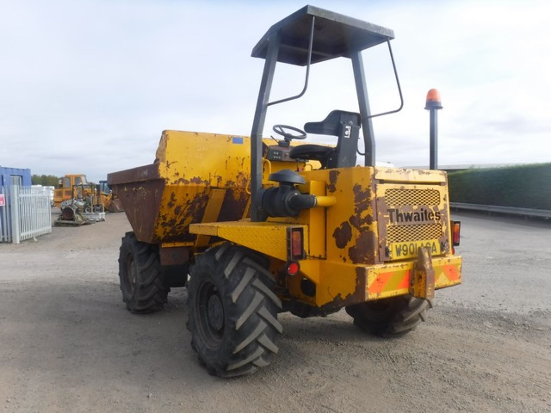 THWAITES AD 7TONNE - 4000cc - Image 7 of 9