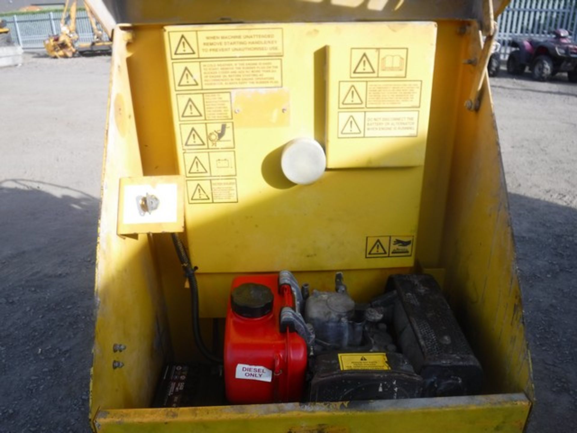 WINGET 150T 7/5 KEY START DIESEL CEMENT MIXER 2012 - Image 3 of 4