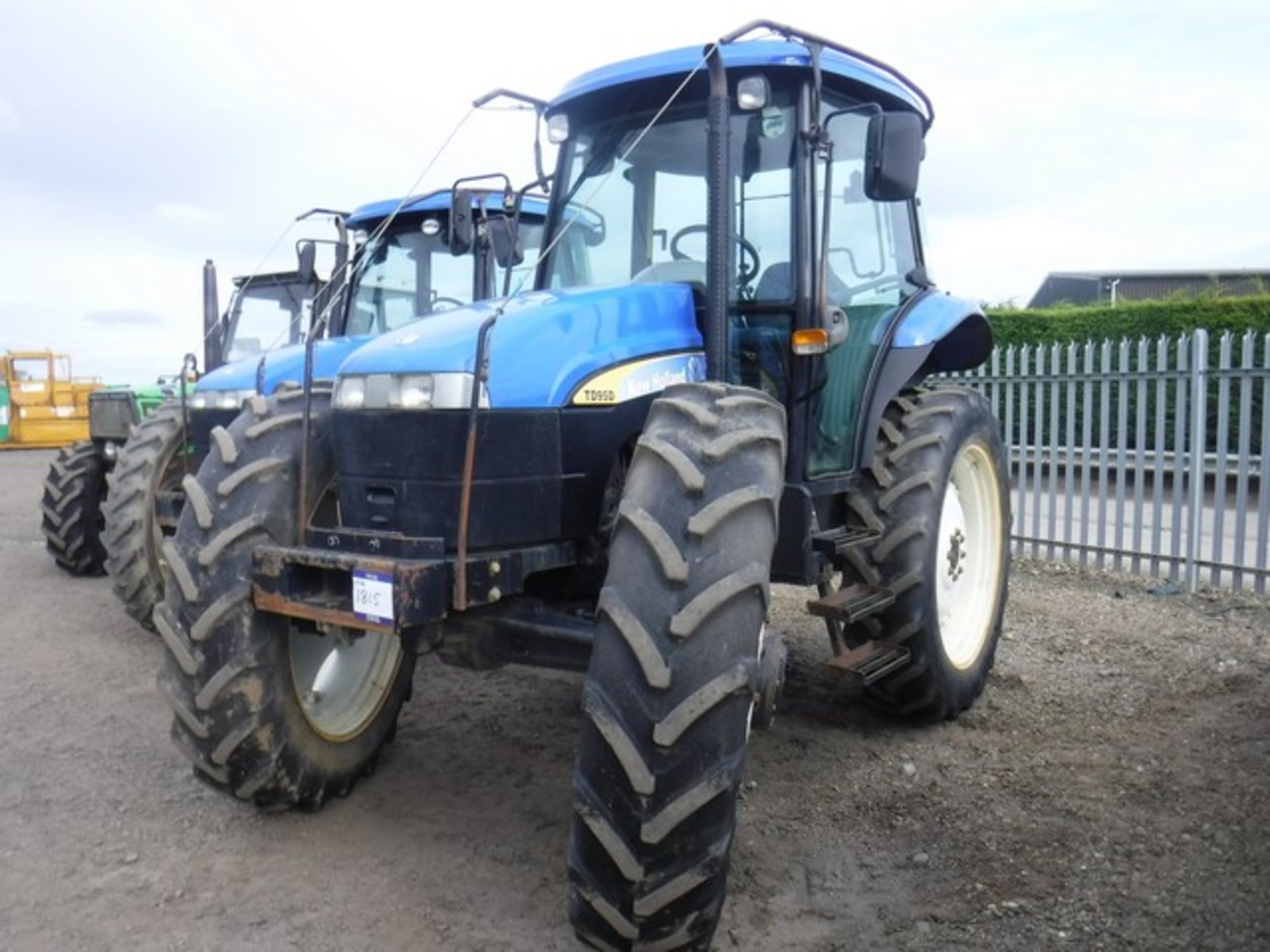 NEW HOLLAND TD95D - 0cc - Image 2 of 9