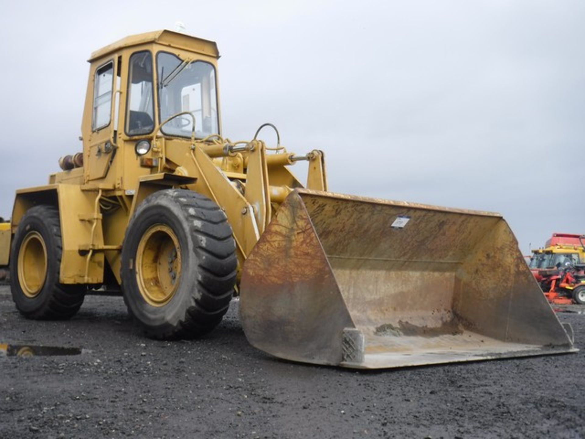 BRAY LOADING SHOVEL C/W BUCKET, FORKS AND 4 IN 1 BUCKET - Image 11 of 13