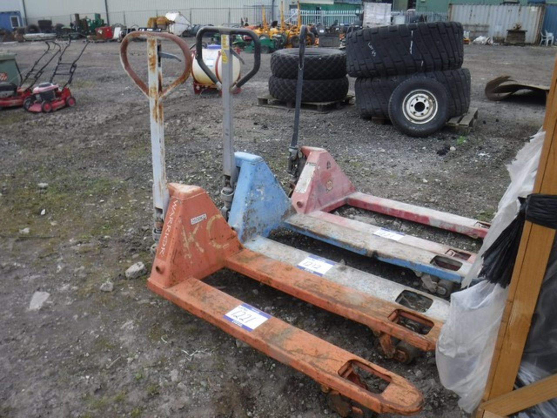 3X PALLET TRUCKS - Image 3 of 3