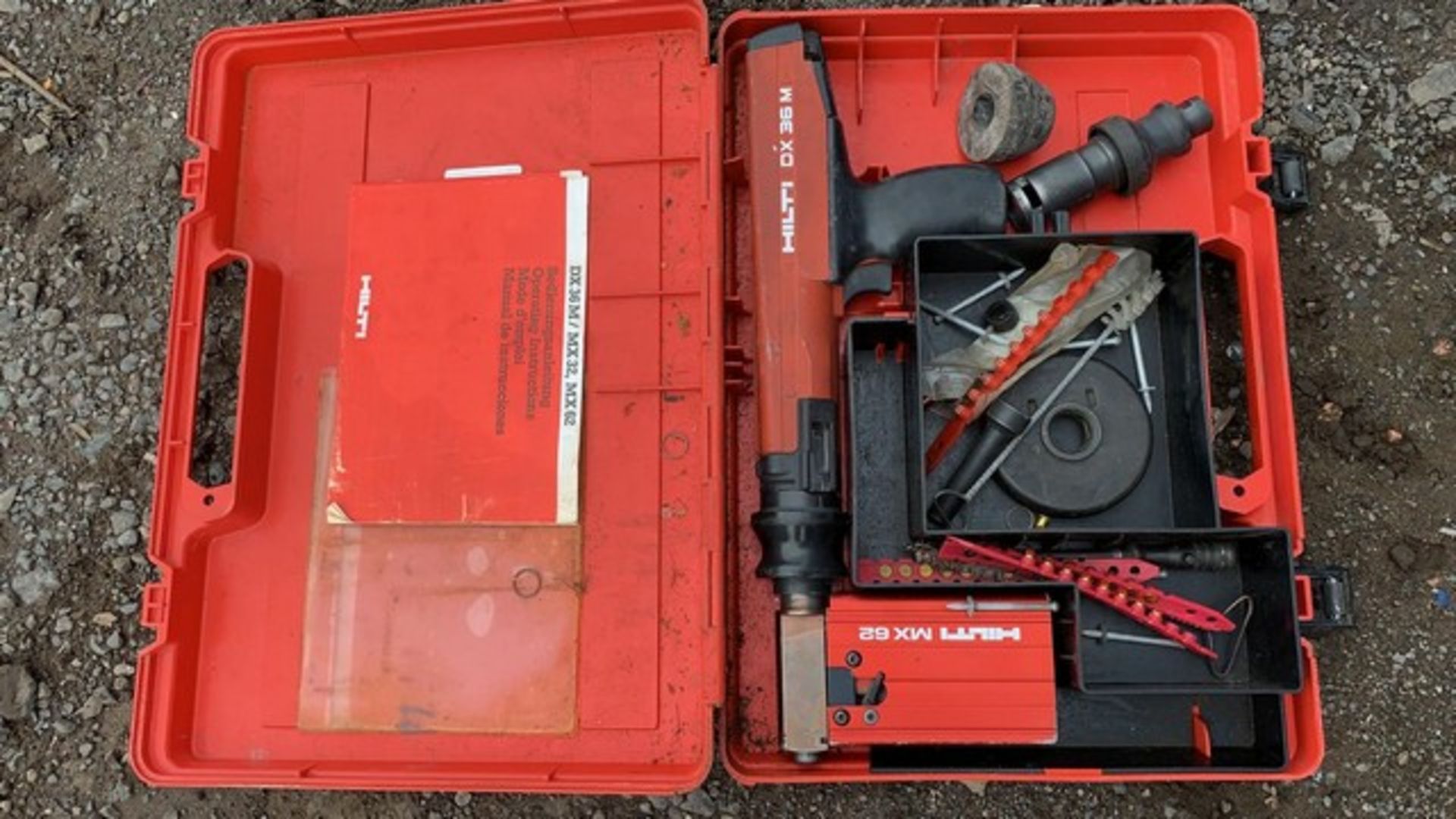 HILTI DX36M NAIL GUN - Image 2 of 2