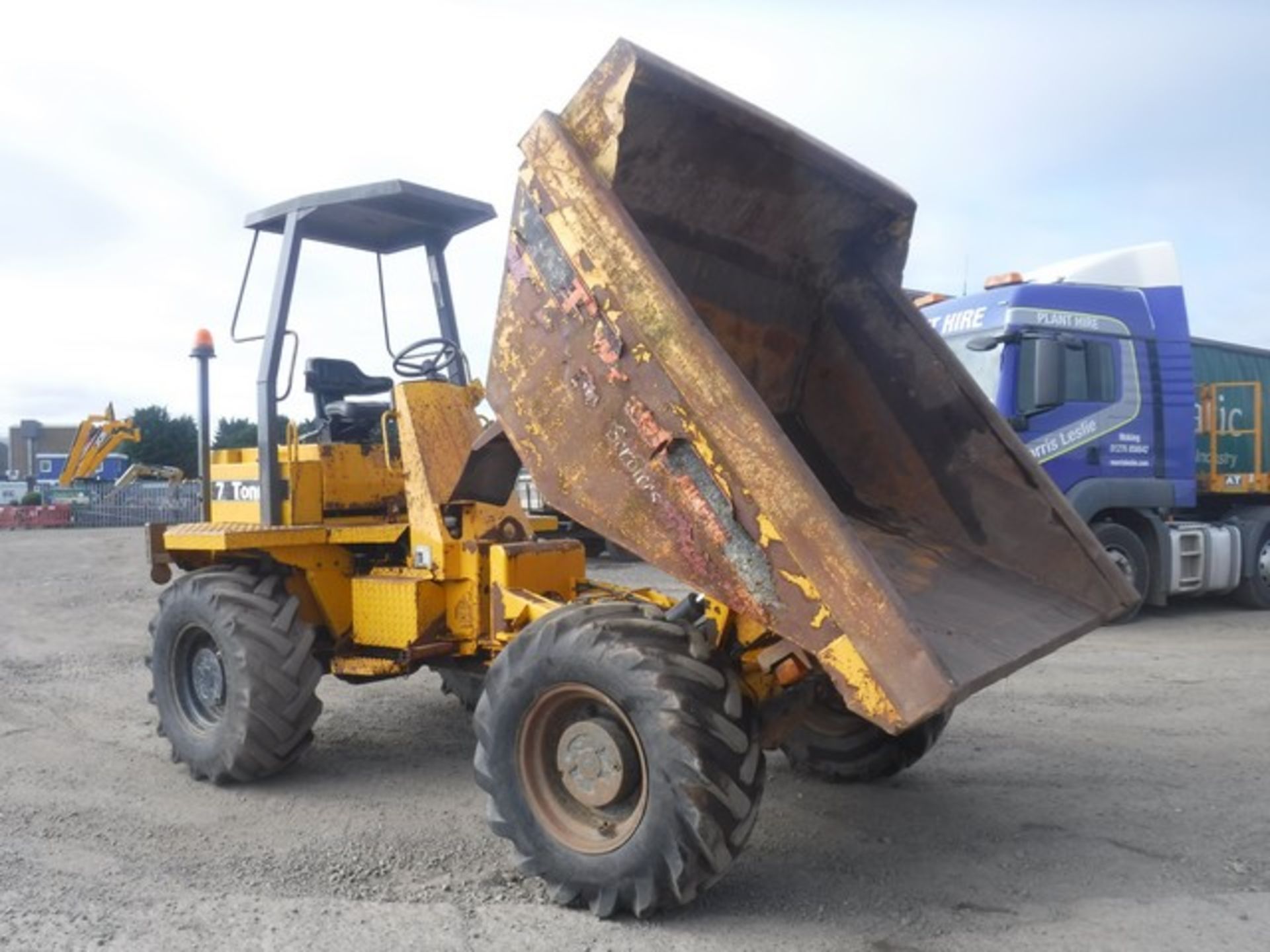 THWAITES AD 7TONNE - 4000cc - Image 3 of 9