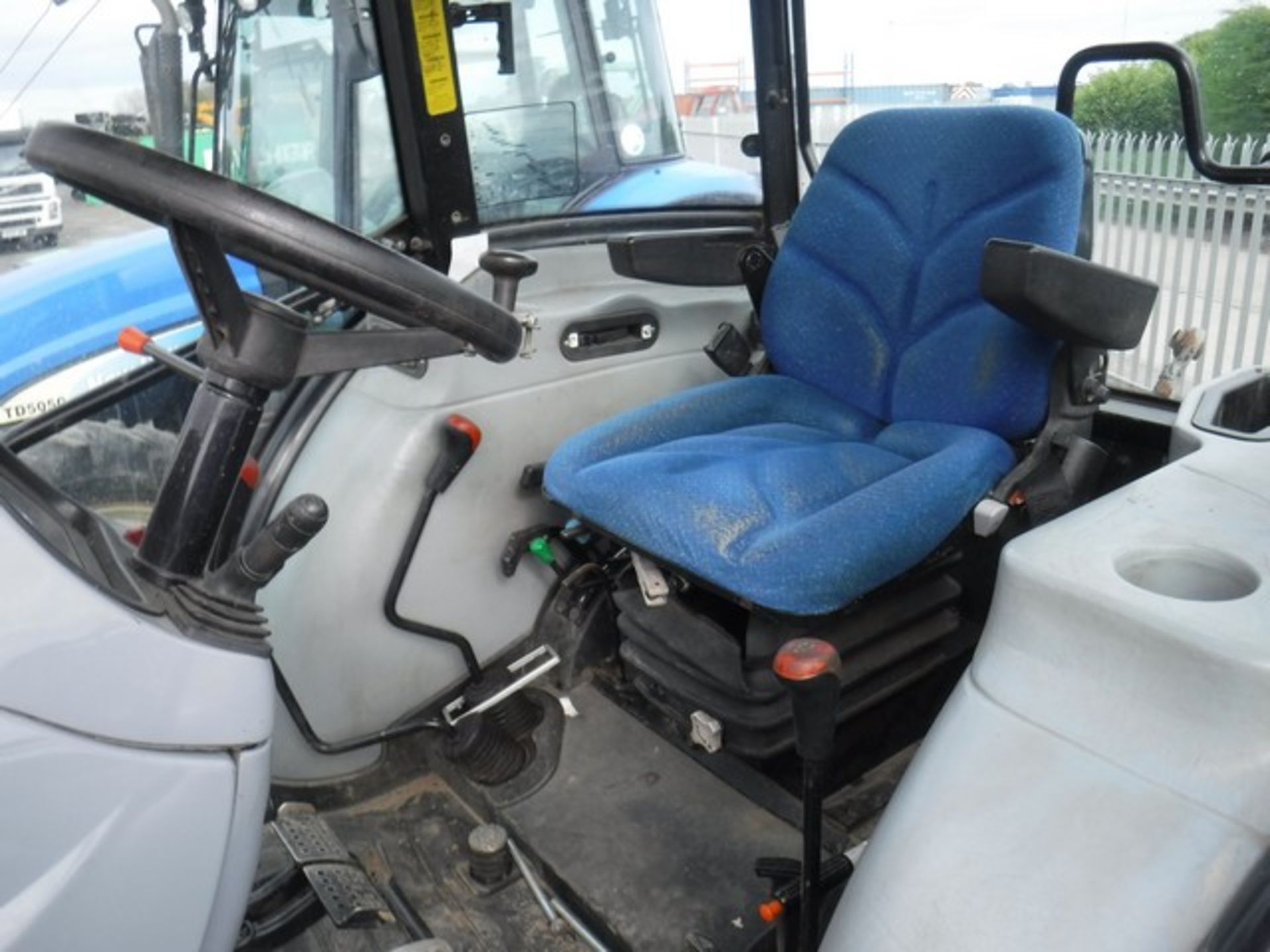 NEW HOLLAND TD95D - 0cc - Image 7 of 9