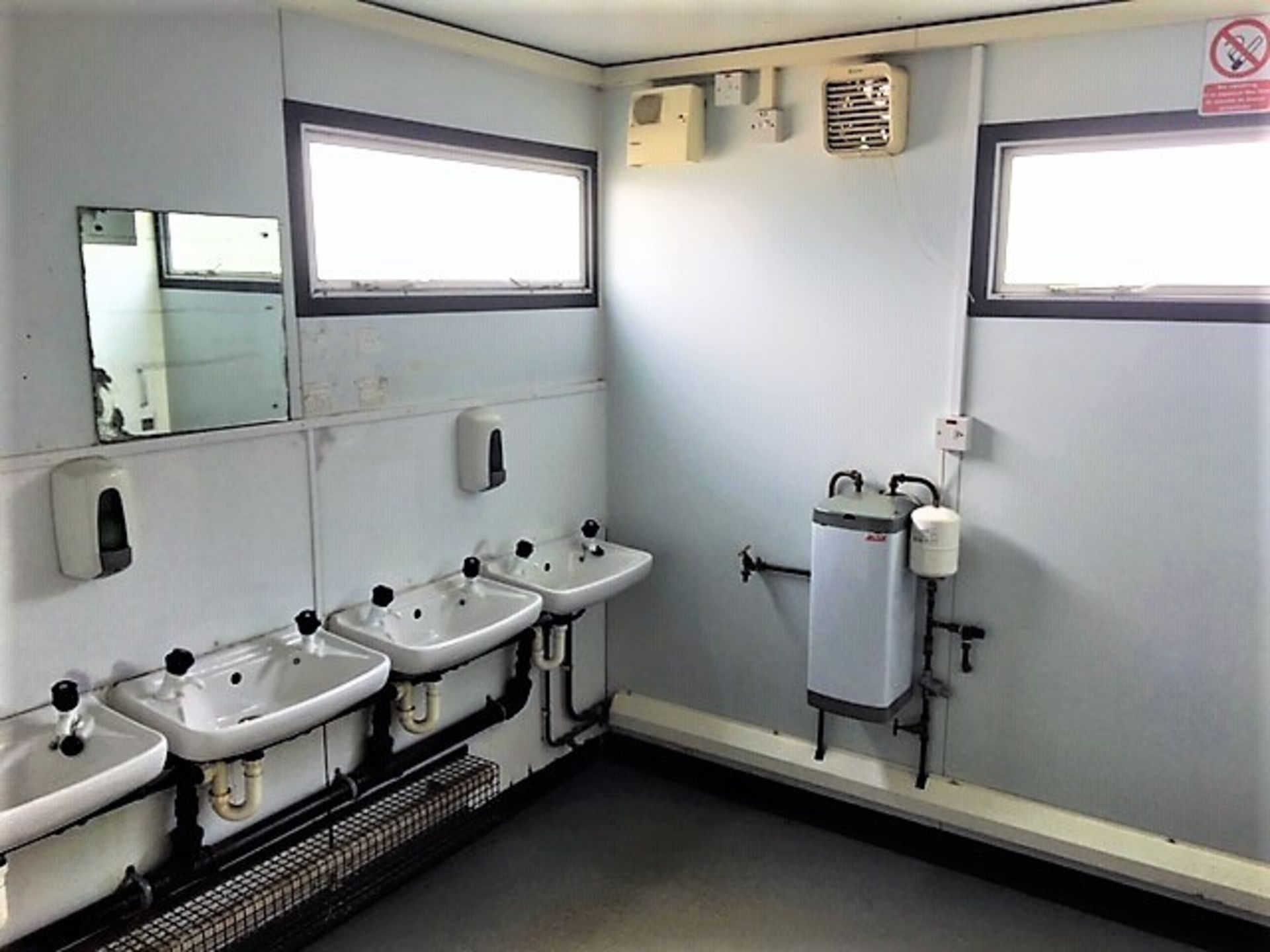 LADIES &amp;amp; GENTS PLASTISOL TOILET BLOCK 30x12 WITH HEAVY DUTY JACKLEGS LADIES C/W - 4 x WC CU - Image 12 of 16