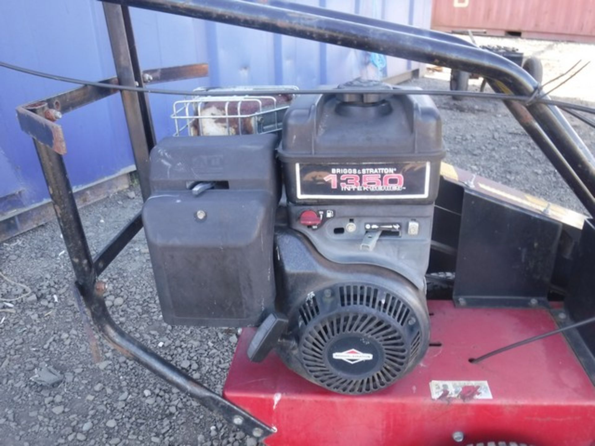 MIGHTY MAC STUMP CUTTER WITH BRIGGS AND STRATTON 1350 ENGINE - Image 3 of 7