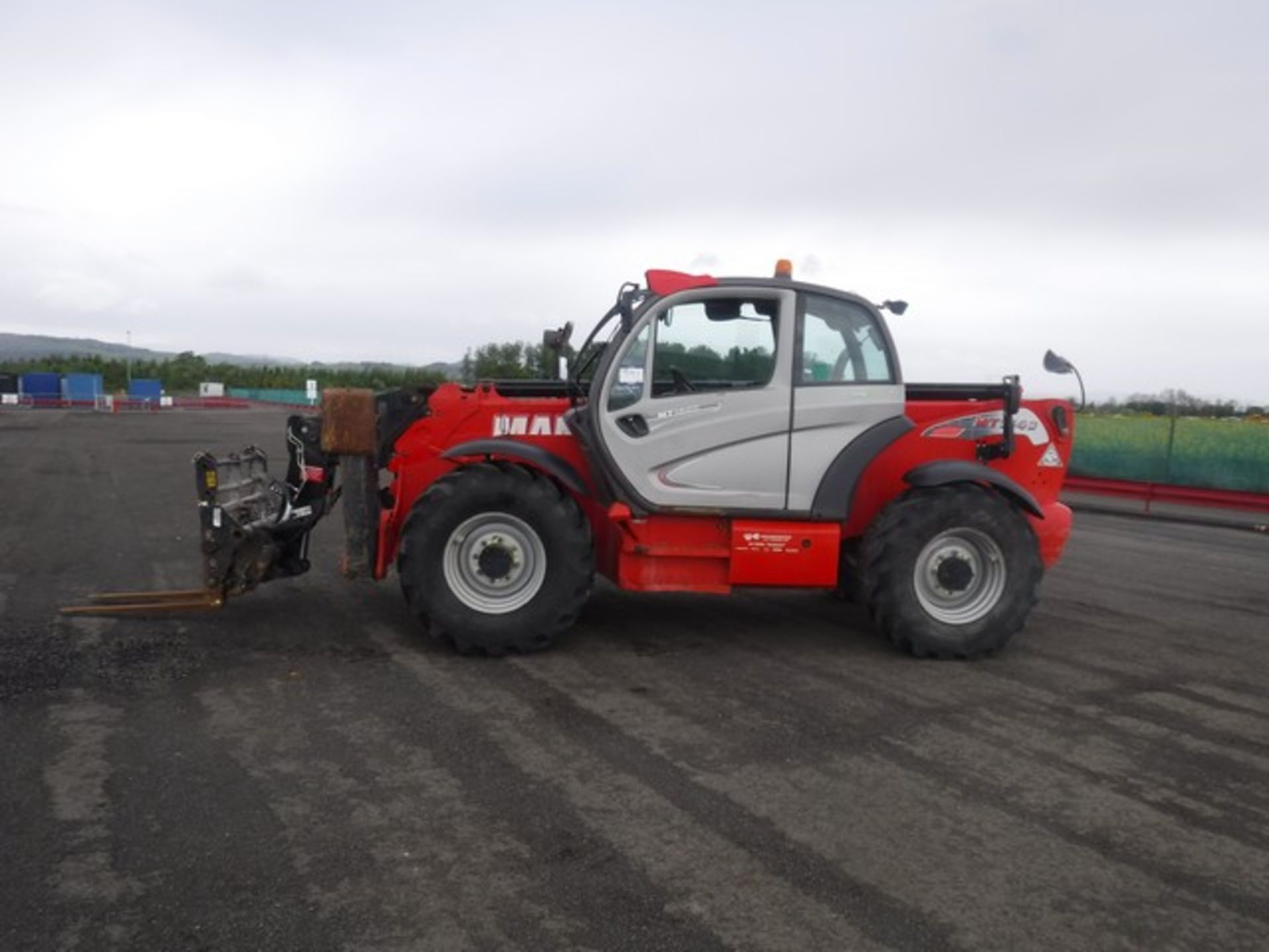 MANITOU MT184 TELESCOPIC FORKLIFT 2015 C/W REVERSE CAMERA AND SIDE SHIFT 6473HRS (NOT VERIFIED) - Image 6 of 9