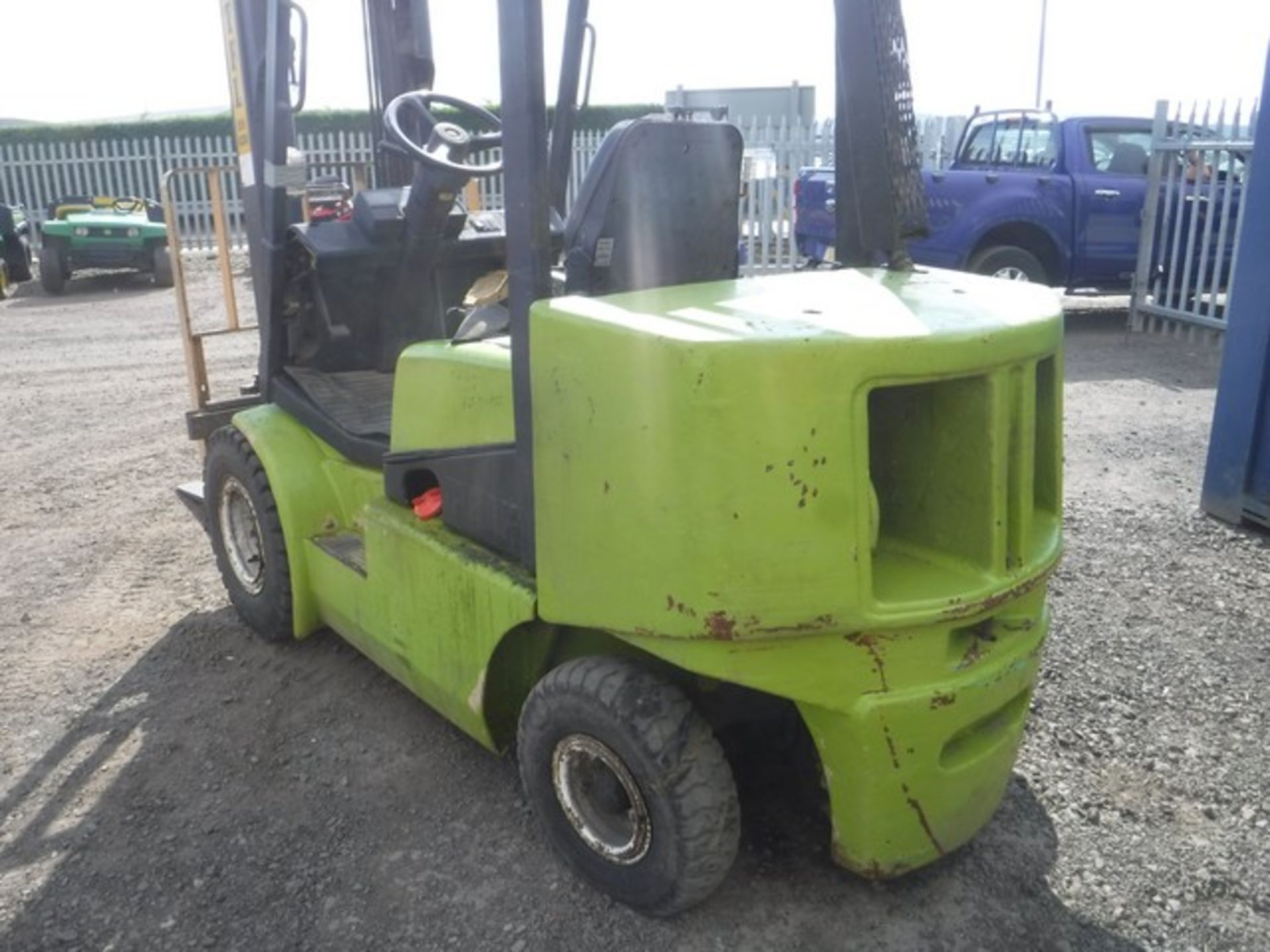 CLARK 1996 FORKLIFT CDP25H 9586 HRS (NOT VERIFIED) - Image 7 of 8