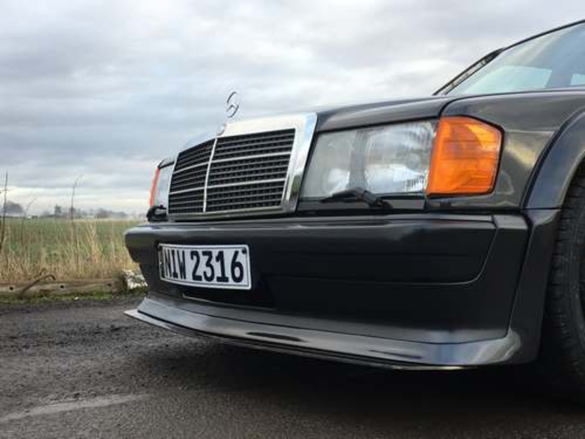 MERCEDES 190E 2.3 16 - 2299cc - Image 8 of 15