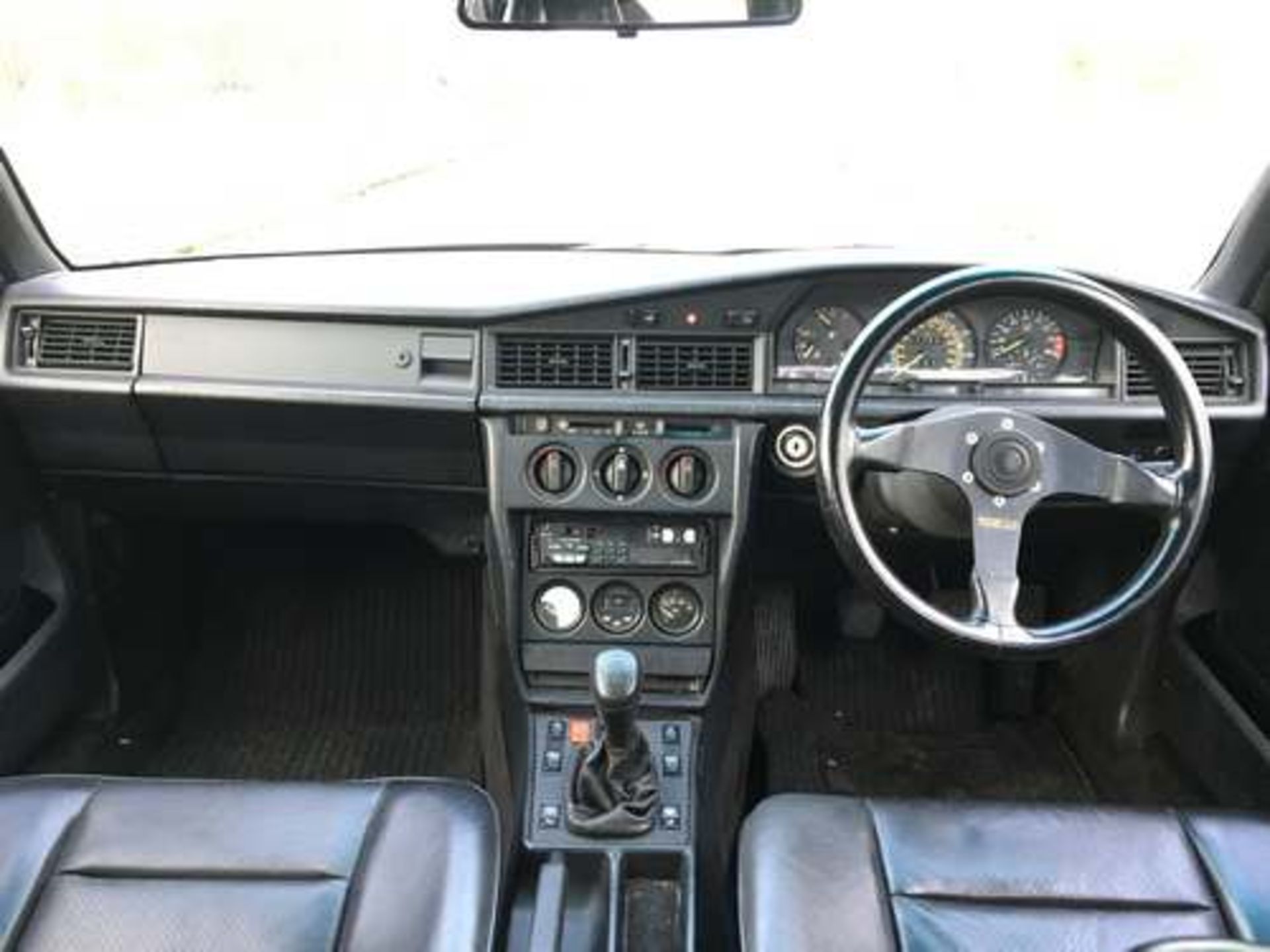 MERCEDES 190E 2.3 16 - 2299cc - Image 13 of 15