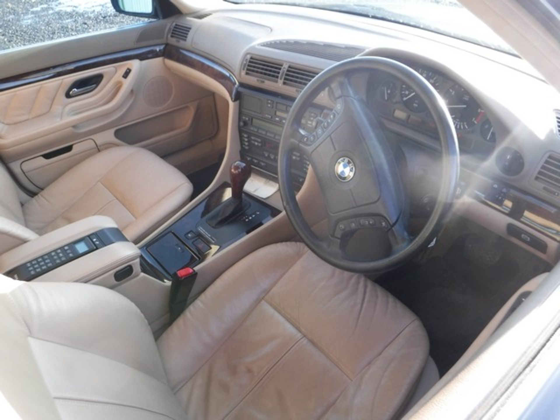 BMW 735I AUTO - 3498cc - Image 9 of 10