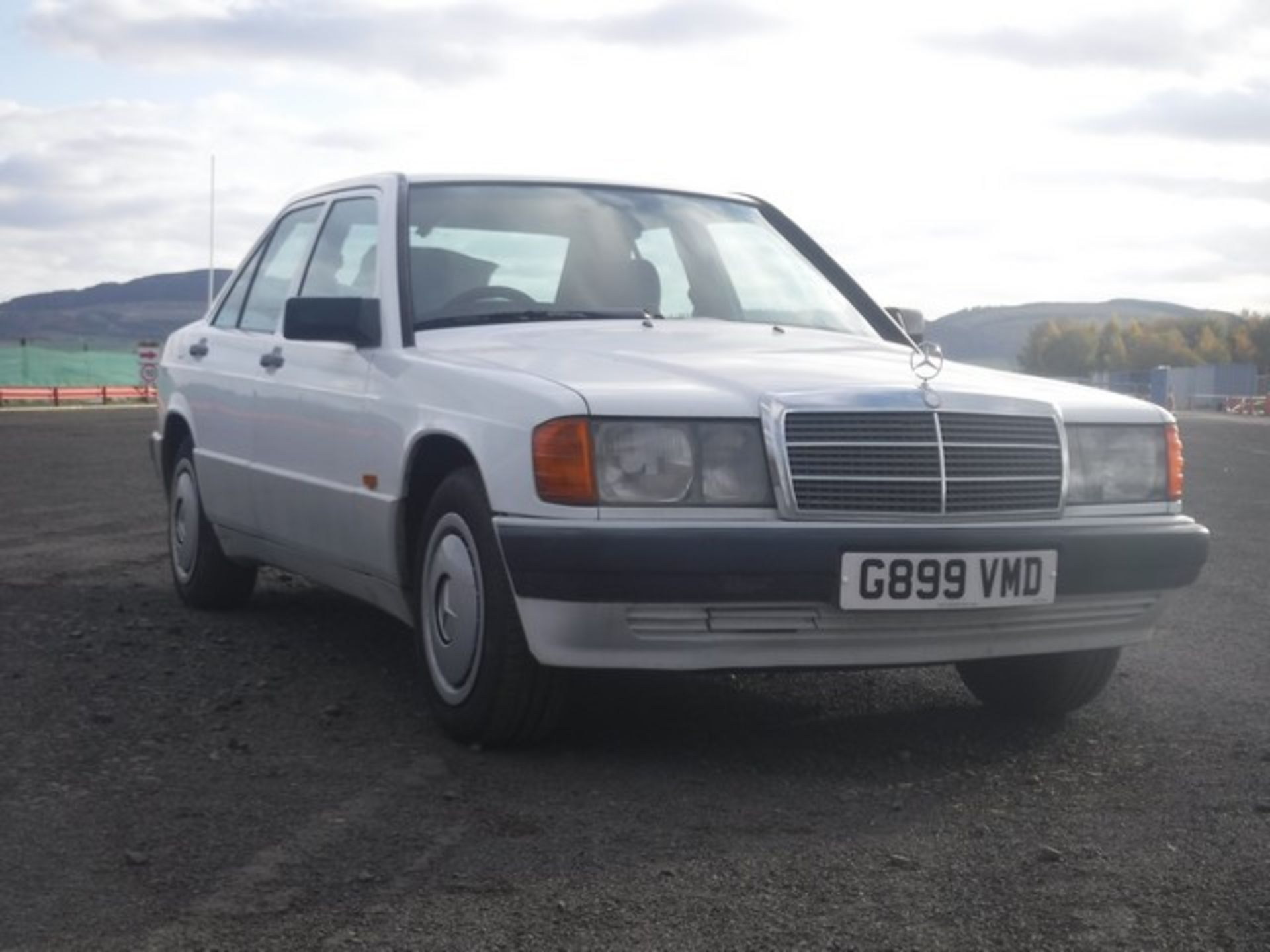 MERCEDES 190D DIESEL - 1997cc - Image 15 of 15