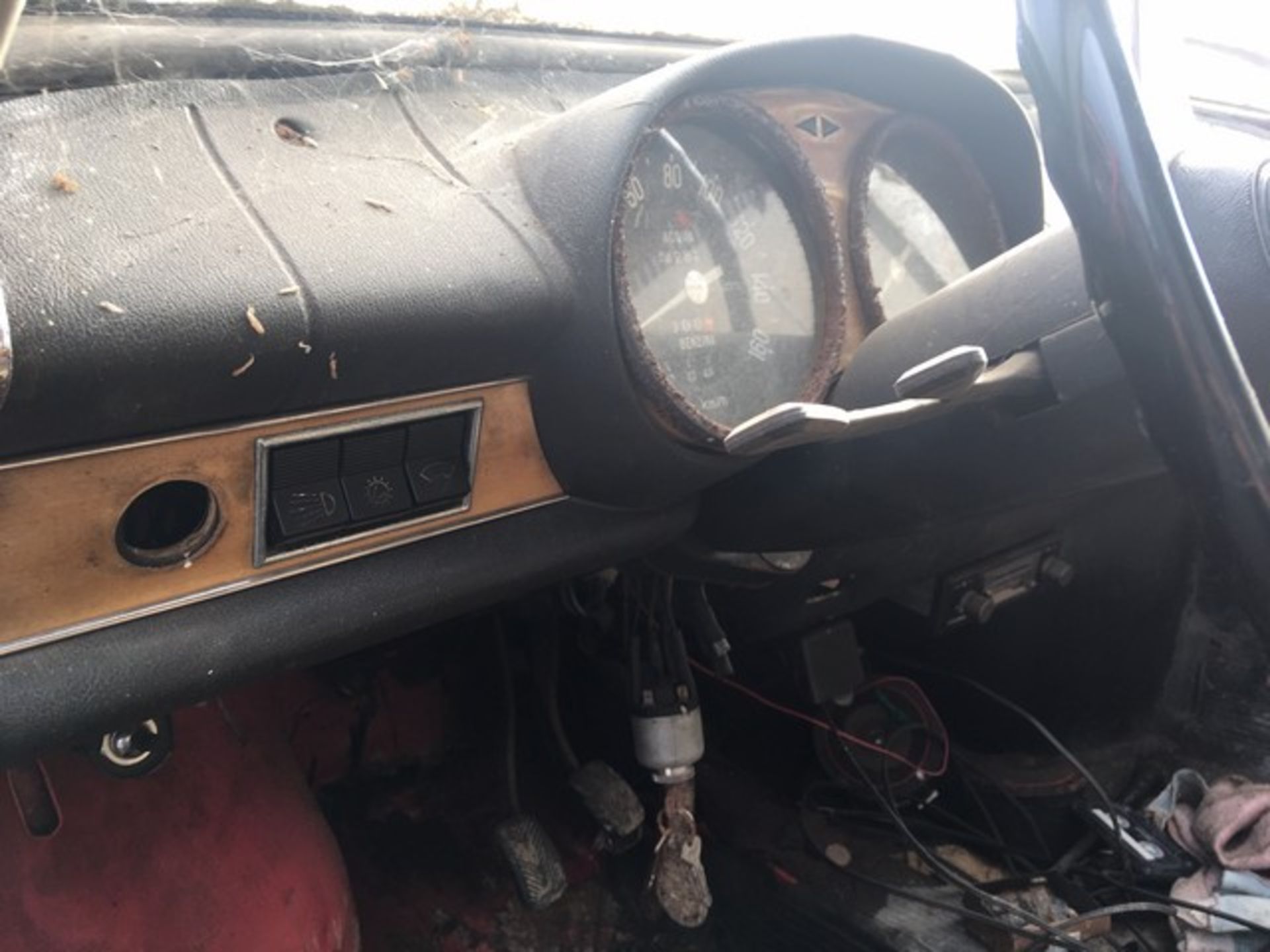 FIAT 850 - 843cc - Image 10 of 19