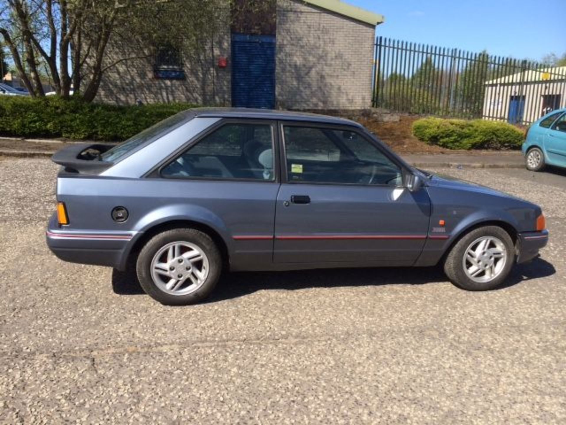 FORD ESCORT XR3 INJ - 1597cc - Image 2 of 4