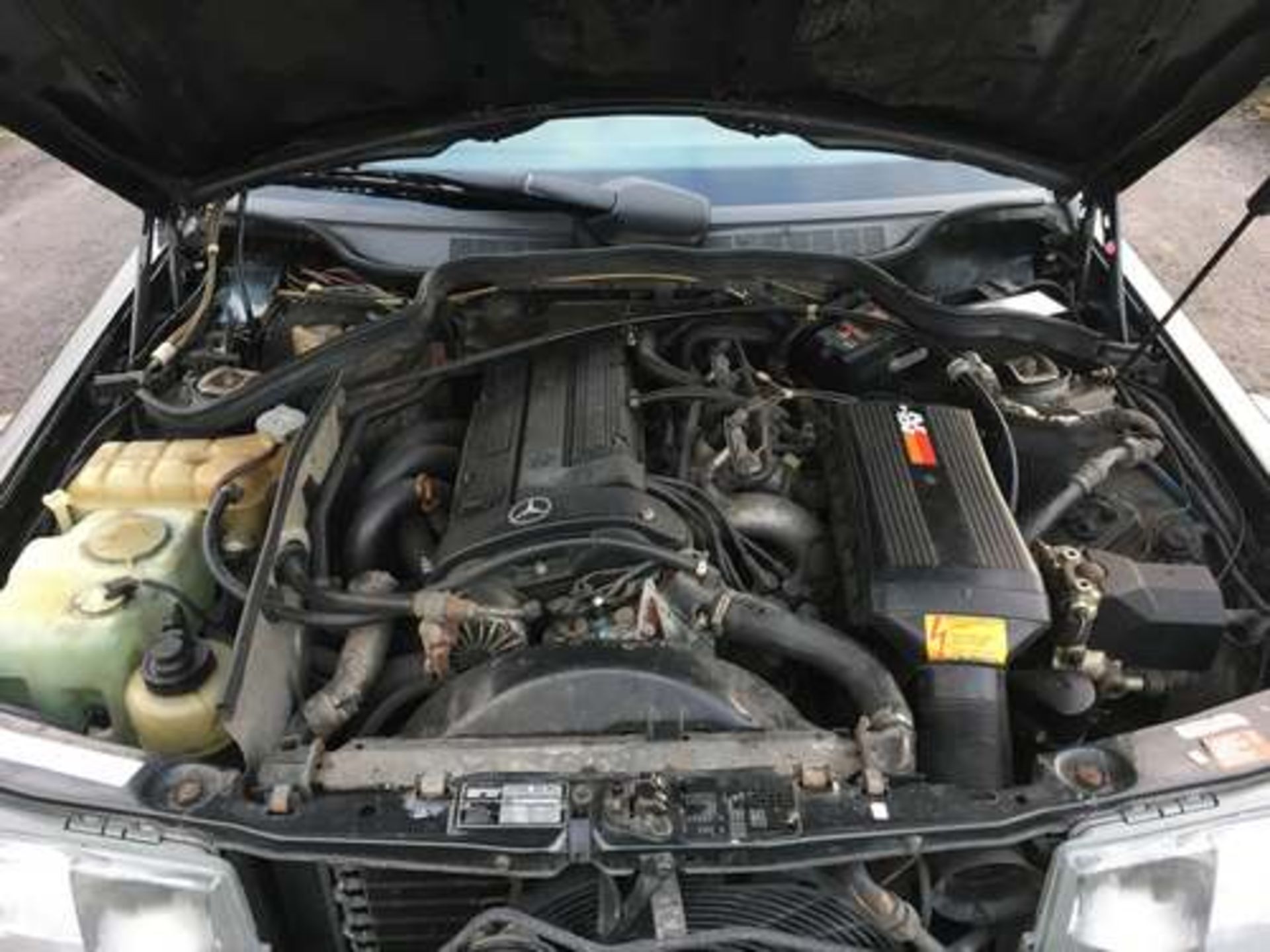 MERCEDES 190E 2.3 16 - 2299cc - Image 14 of 15