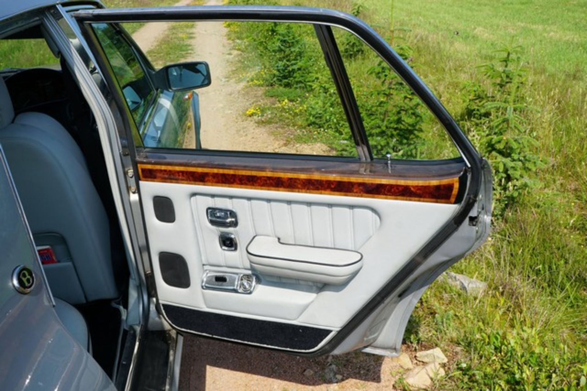 BENTLEY BROOKLANDS AUTO - 6750cc - Image 14 of 30