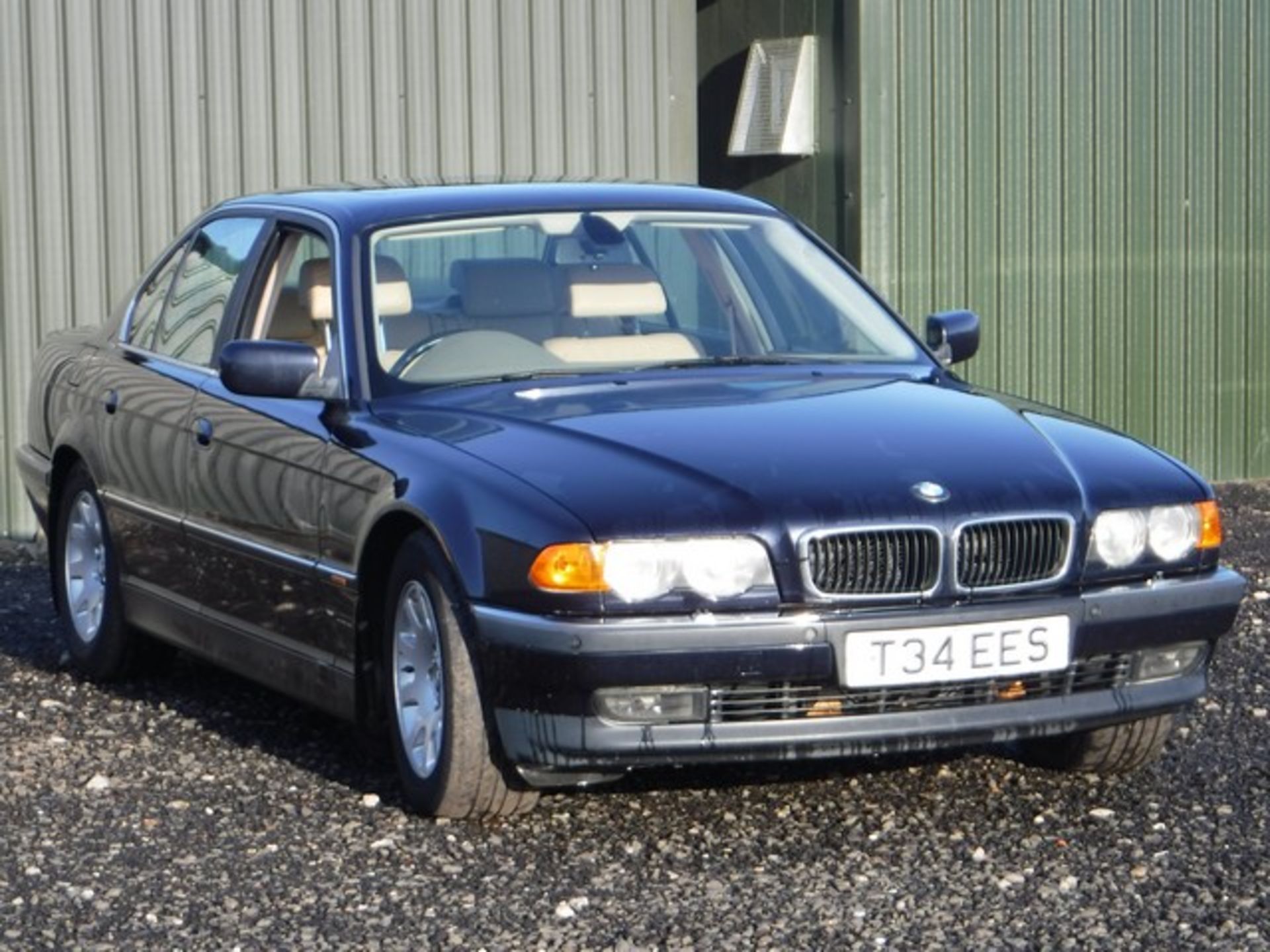 BMW 735I AUTO - 3498cc