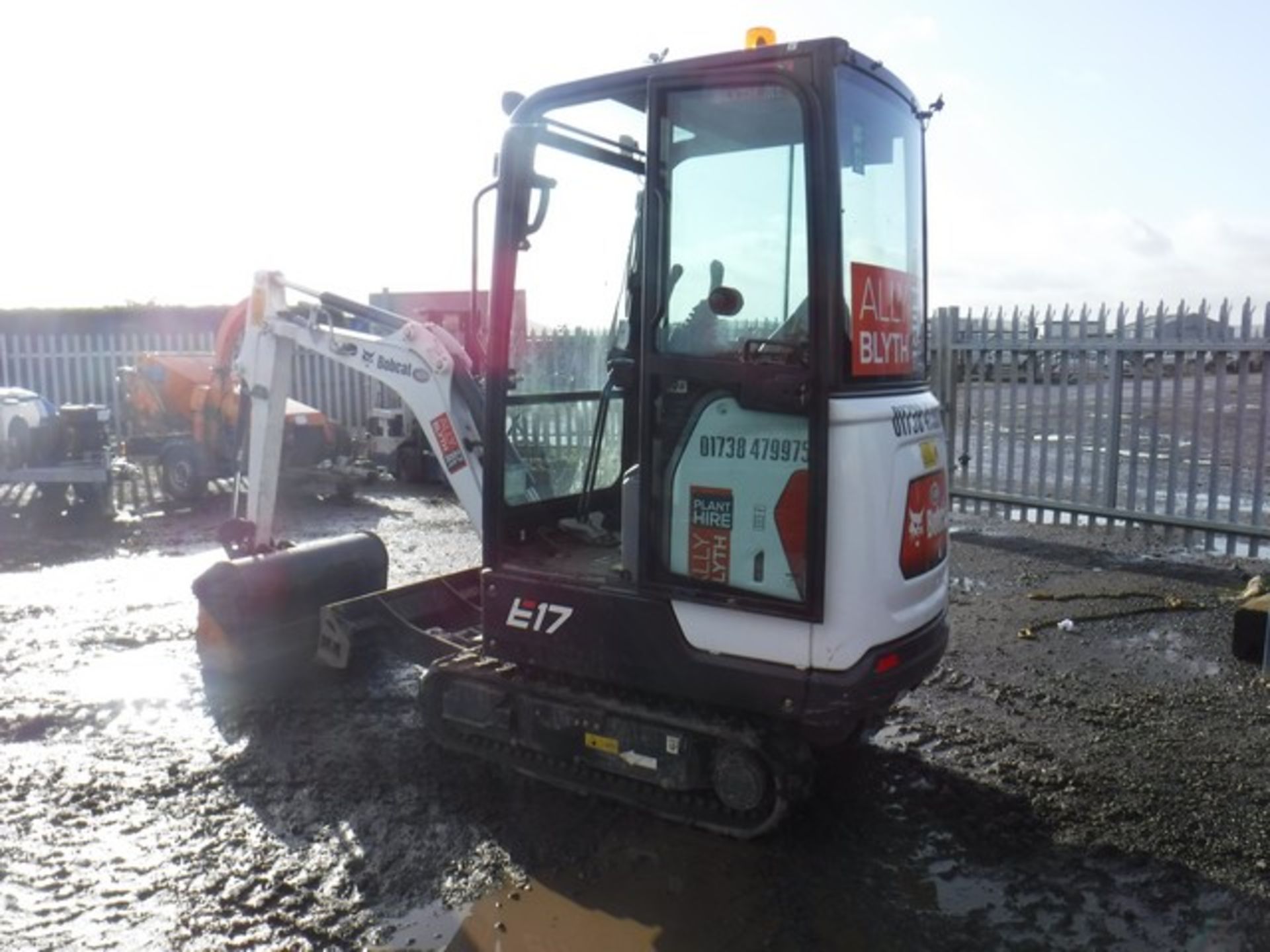BOB CAT E17 - 2018 COMPACT EXCAVATOR WITH CAB AND BUCKET 166 HRS (NOT VERIFIED) SN - B27H12779 - Image 9 of 12