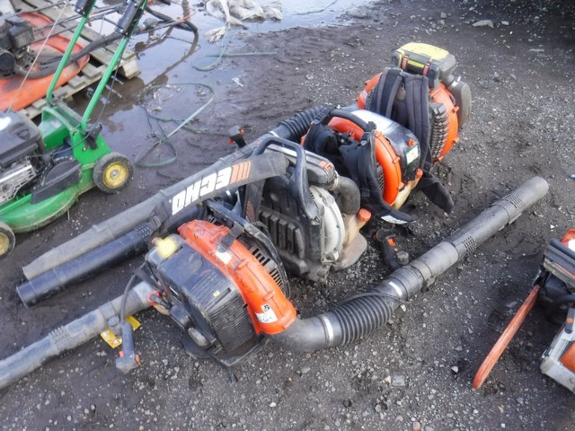 LEAF BLOWERS x4 - ECHO x3 AND HUSQVARNA x1