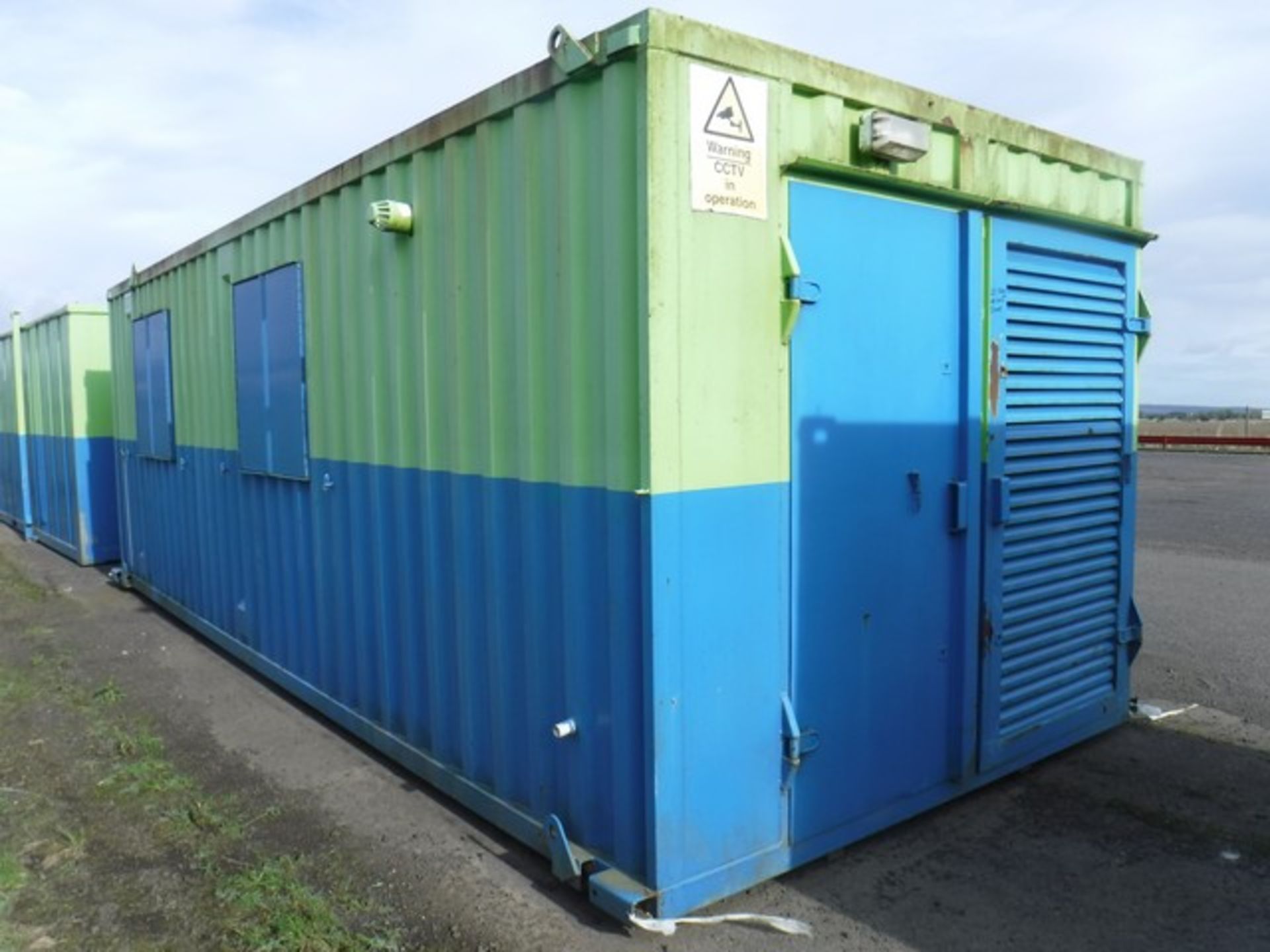 ANTI VANDAL UNIT 24 x 10FT C/W OFFICE, CANTEEN, END TOILET AND STORE **NO KEY FOR STORE** - Image 8 of 8