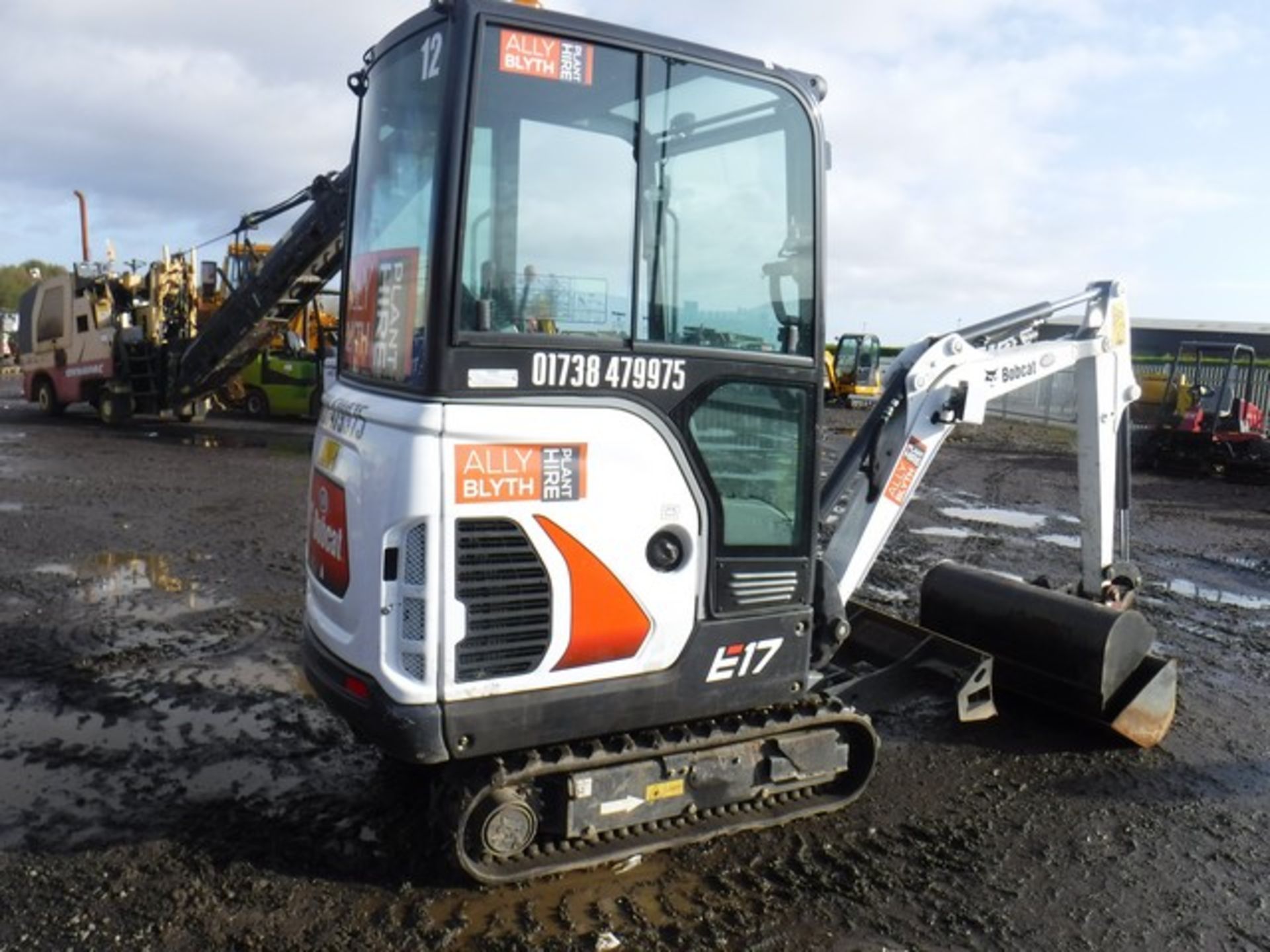 BOB CAT E17 - 2018 COMPACT EXCAVATOR WITH CAB AND BUCKET 166 HRS (NOT VERIFIED) SN - B27H12779 - Image 8 of 12