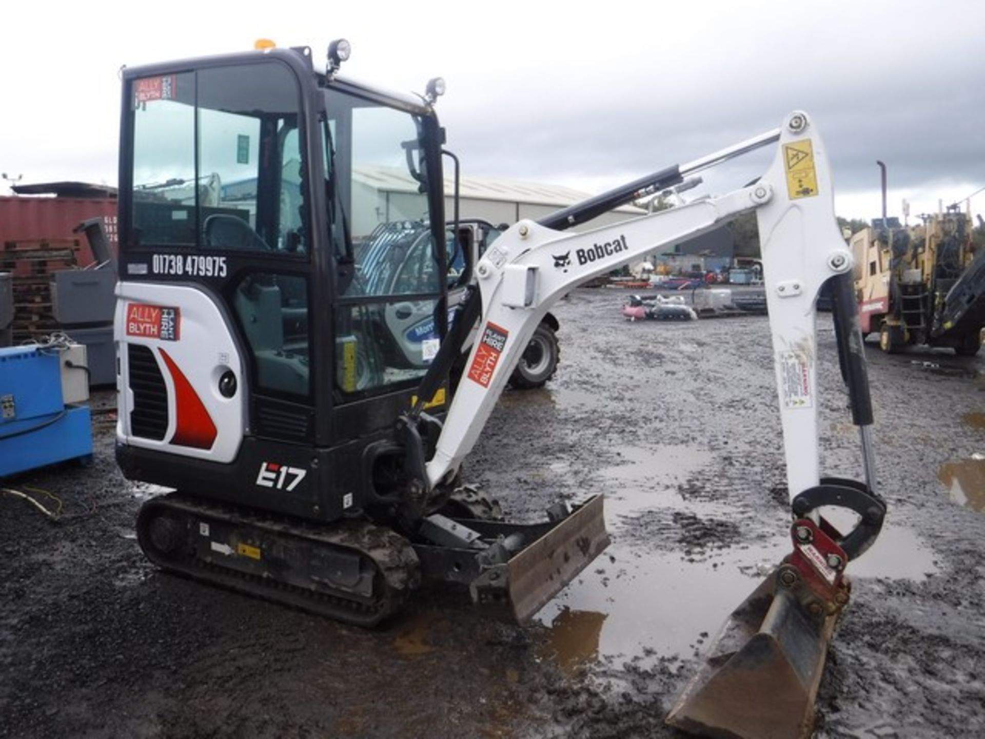 BOB CAT E17 - 2018 COMPACT EXCAVATOR WITH CAB 182 HRS (NOT VERIFIED) SN - 11001586 - Image 8 of 9