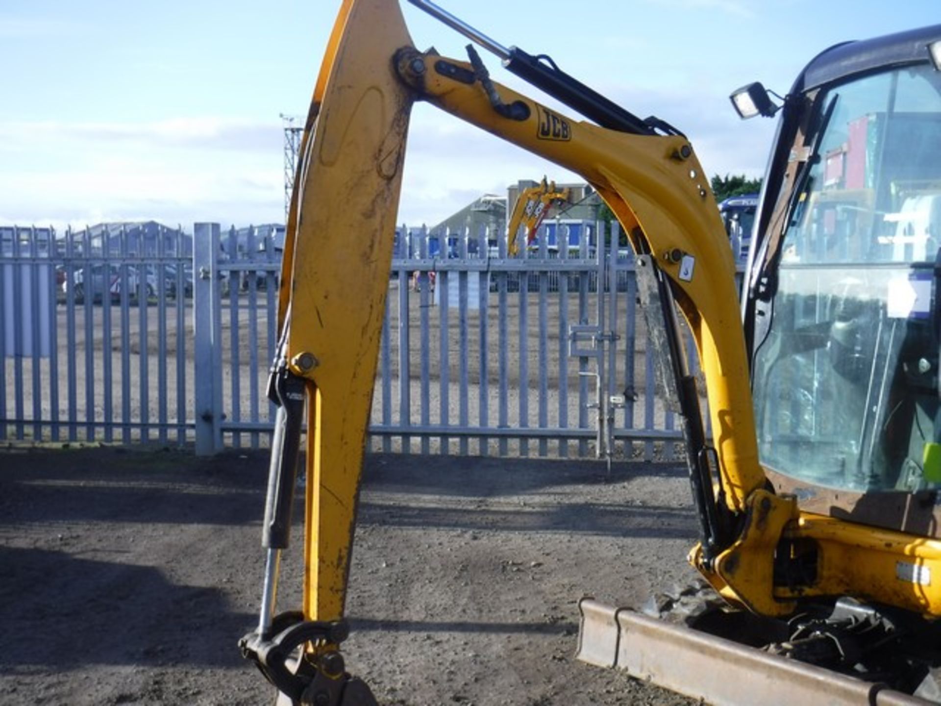 JCB 8018 MINI DIGGER 2010 - 2298HRS (NOT VERIFIED) - Image 4 of 8