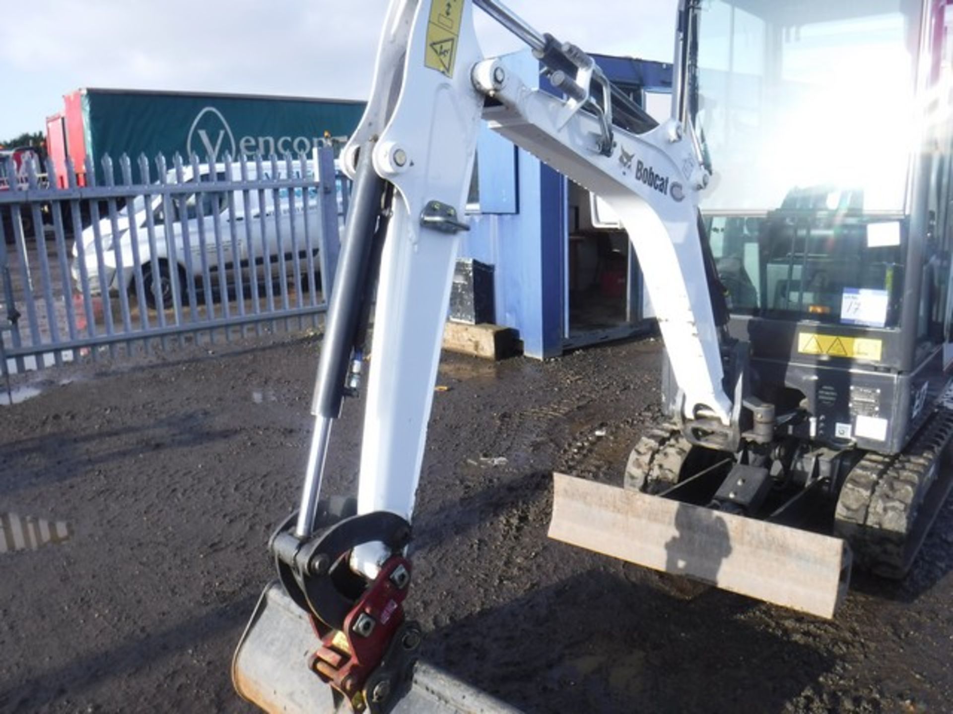 BOB CAT E17 - 2018 COMPACT EXCAVATOR WITH CAB 242 HRS (NOT VERIFIED) SN - B27H12787 - Image 3 of 9