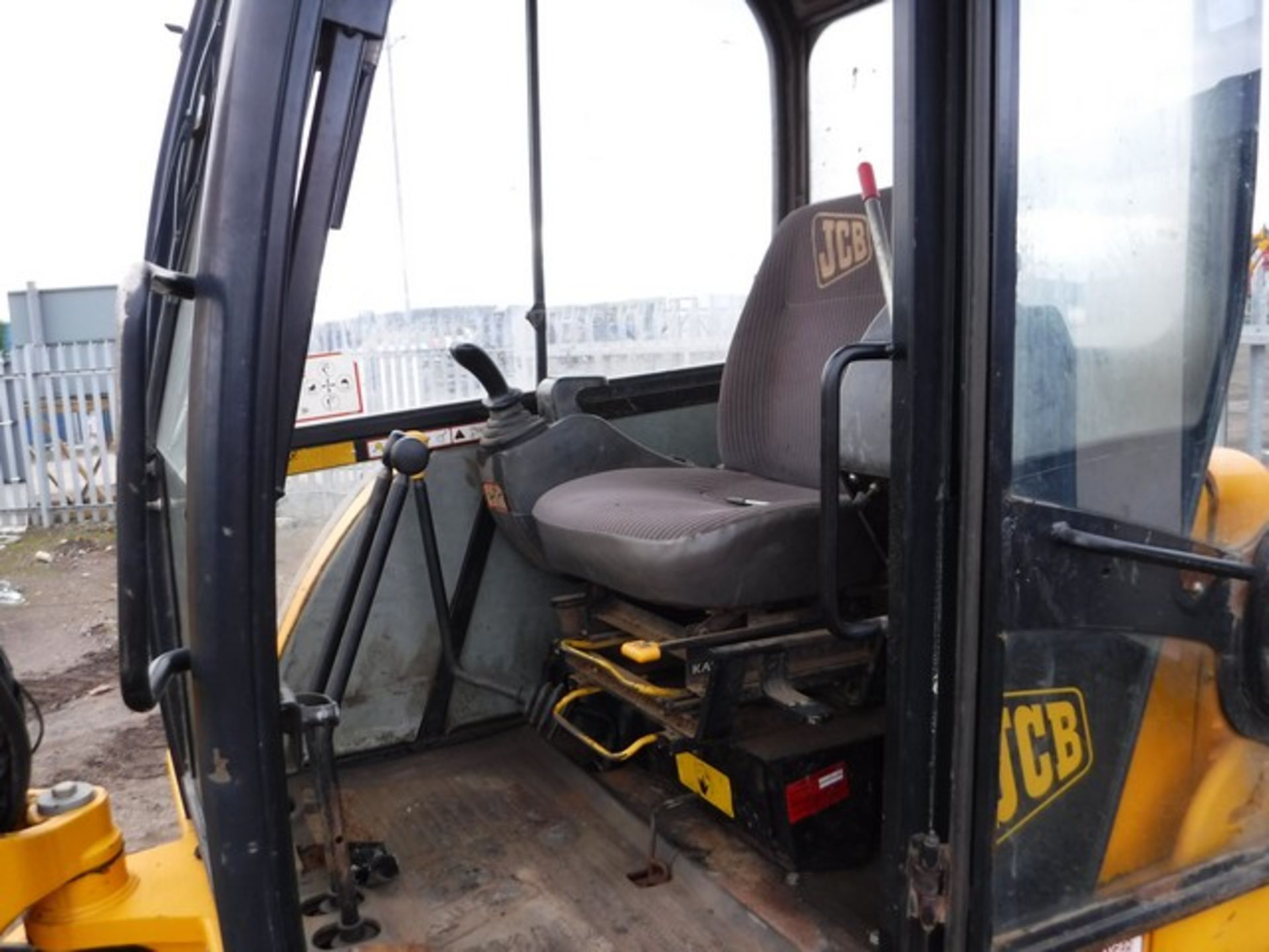 JCB 804 SUPER 2003 MINI DIGGER 3975HRS (NOT VERIFIED) - Image 7 of 9